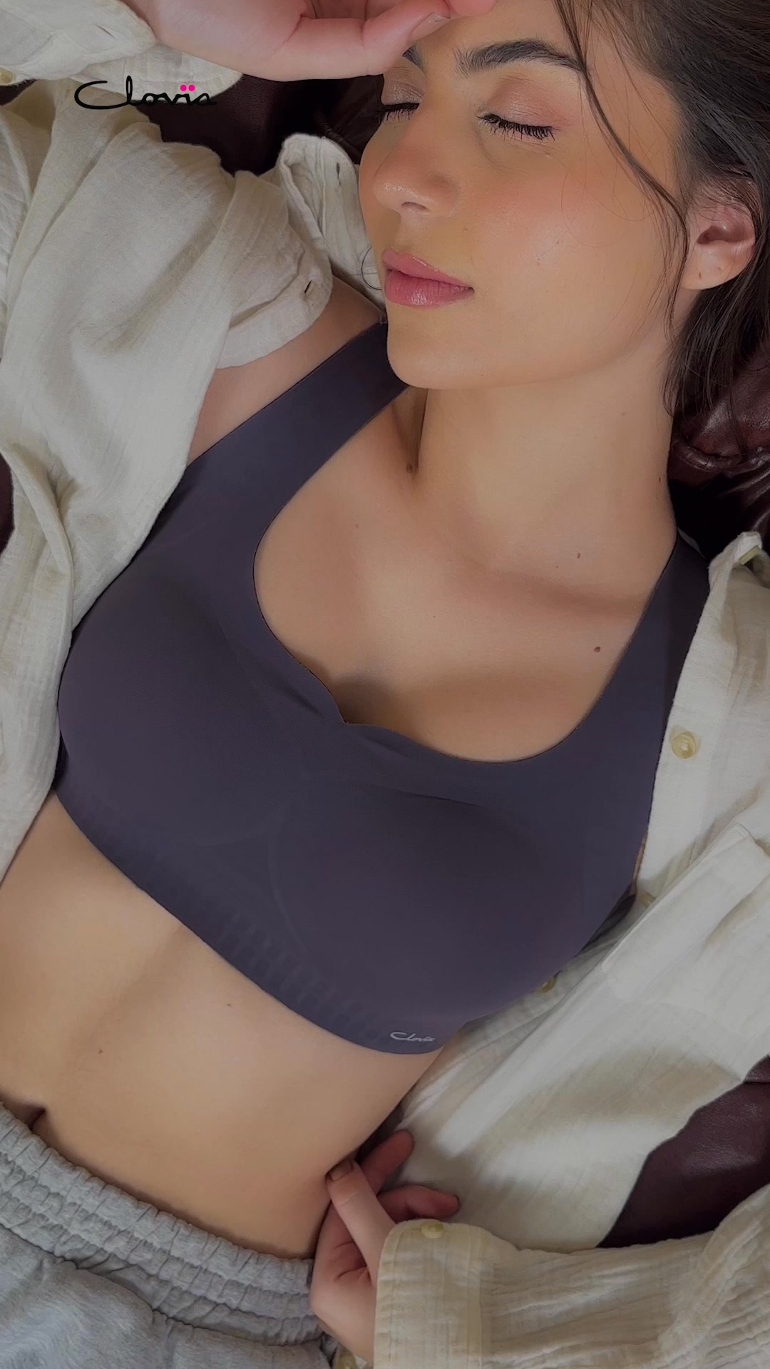 Meet the game-changer, Seamless bonded bra with advanced heat-bonding tech
- Feels like nothing
- Looks seamless
- No seams & wire-free