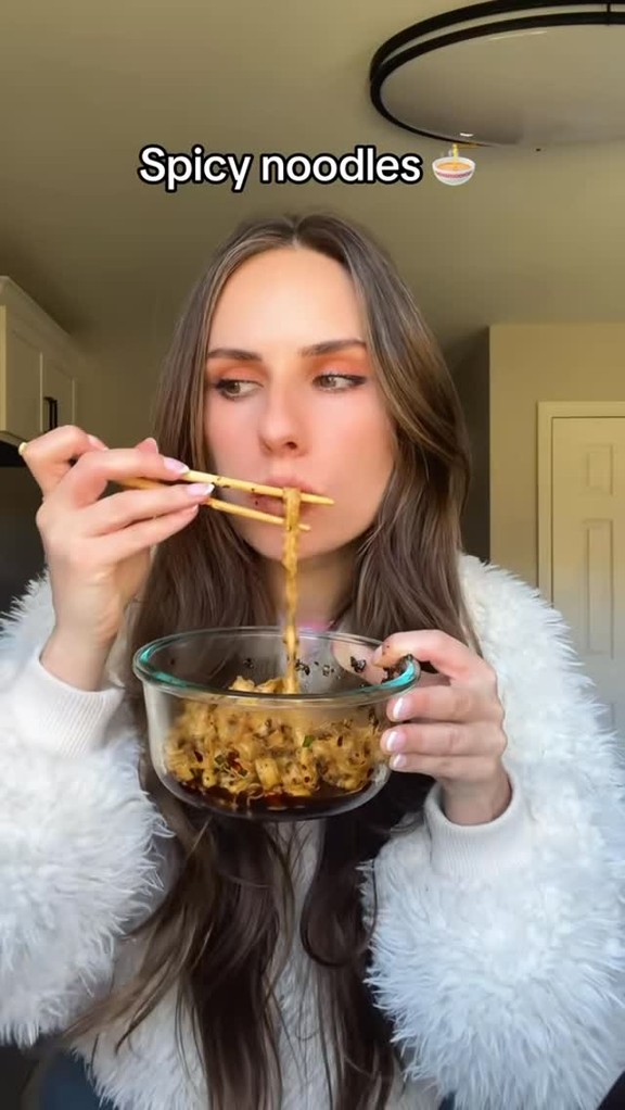 Sorry if you hate slurping noises but ya gotta slurp @flybyjing noodles! Would you try this spicy noodle?? #flybyjing #noodles #mukbang