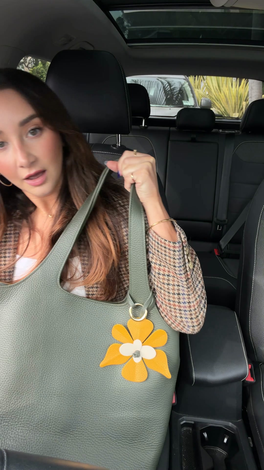 Don’t buy another tote until you see this one.
The System Zipper Tote is built for people who want everything in its place—no digging, no mess, no chaos. Just a clean, intentional system you carry every day.