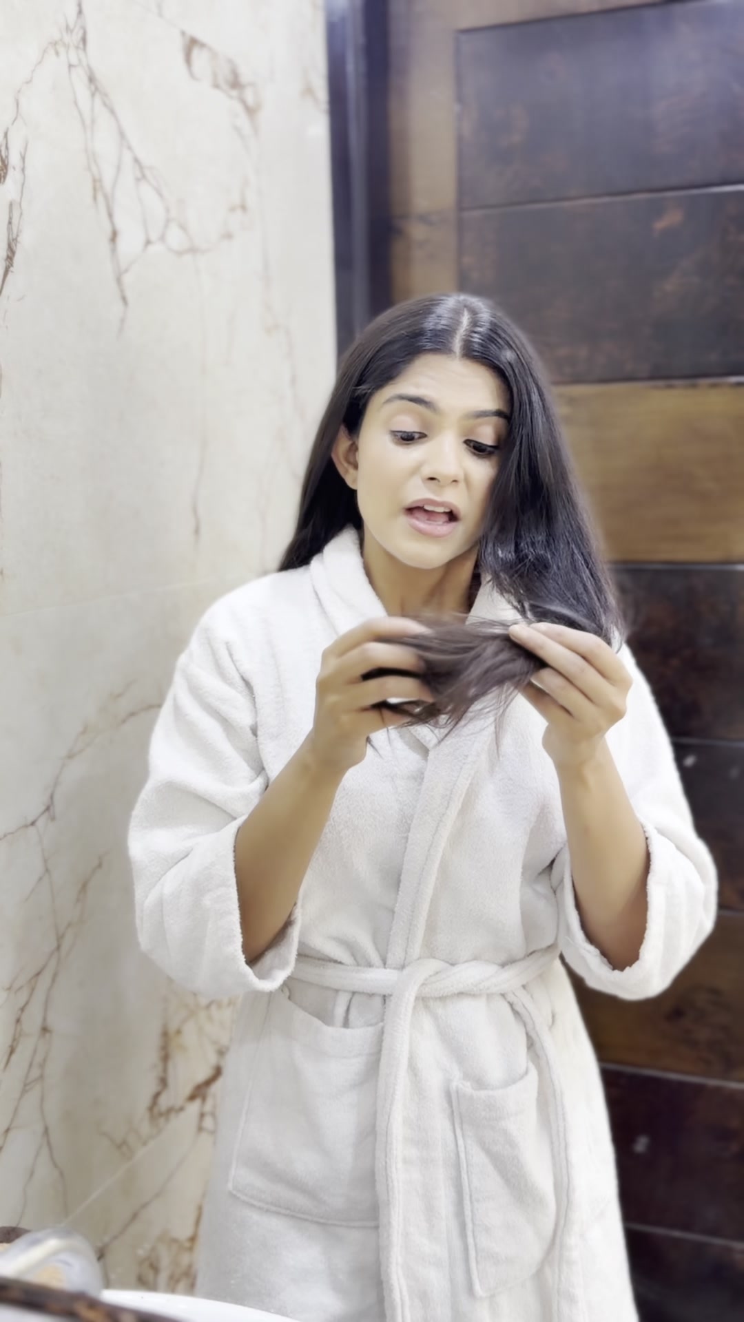Less hair fall.
Stronger roots.
Healthier scalp.

A simple daily roll-on serum
designed to support your hair — from the root up 🧴✨