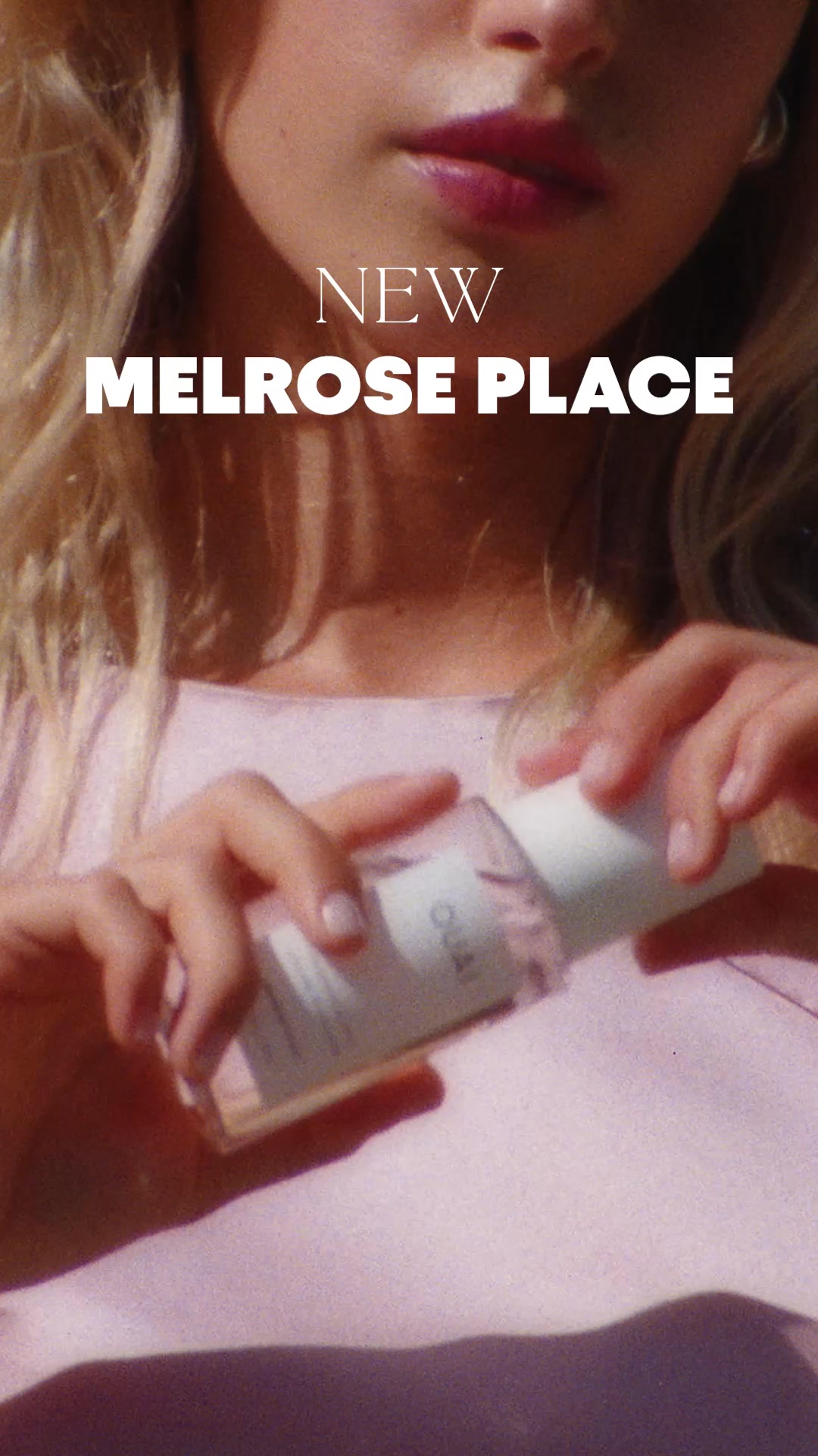 New Melrose Place Hair & Body Mist is a one-OUAI ticket to LA. This velvety-rich scent will transport you with notes of rose, berry & lychee.