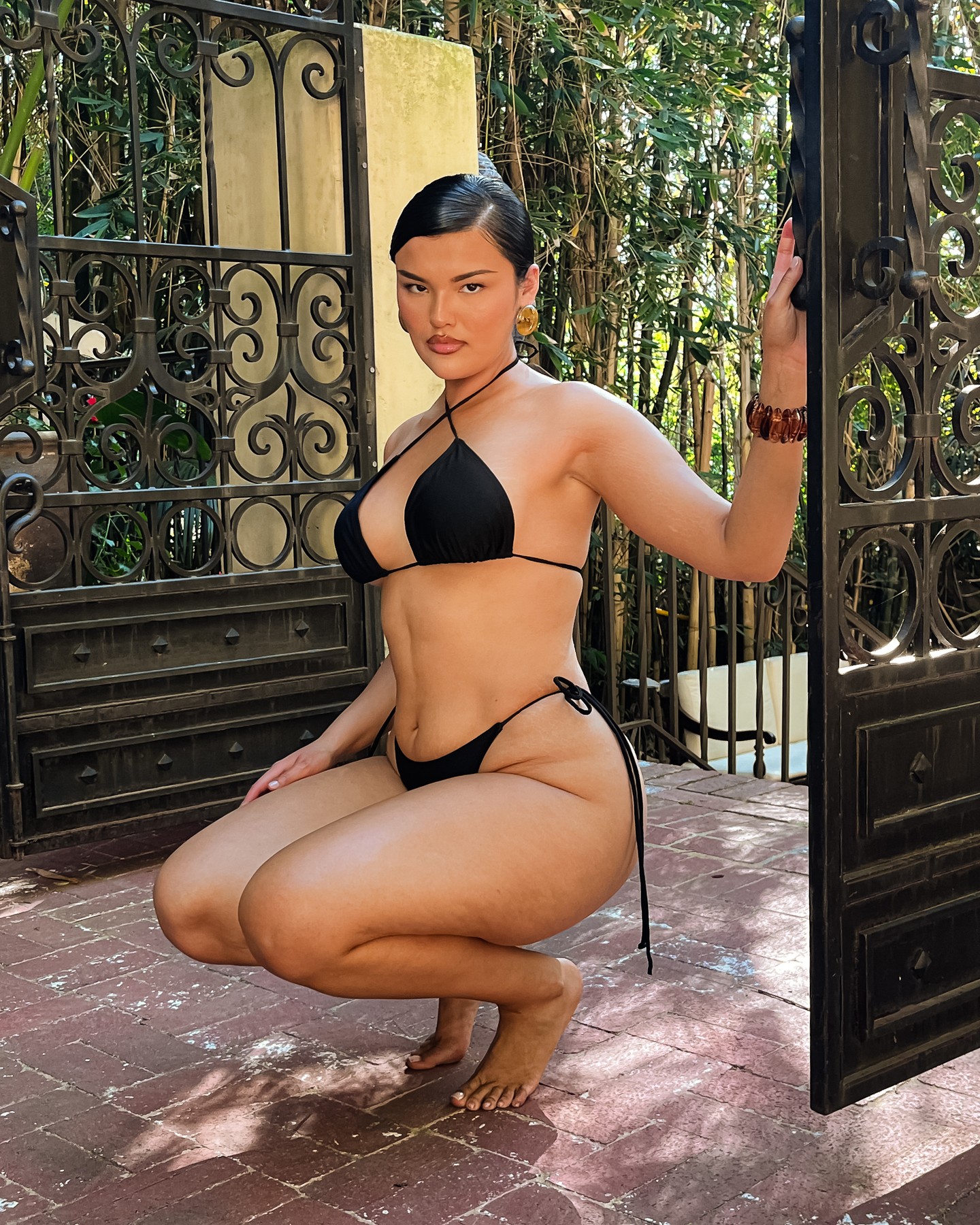 The full swim look, no overthinking required 👙
🚚 Free 1-day shipping for first-time customers with code FNFAST
✨ 3-piece set
🌴 Vacation-ready style