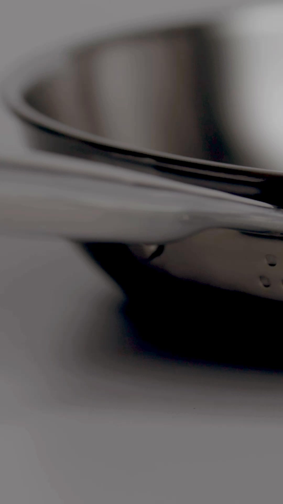Our stainless is 5-ply (3 layers of steel and 2 layers of aluminum) Together, they excel at getting hot and staying hot no matter what’s in your pan.