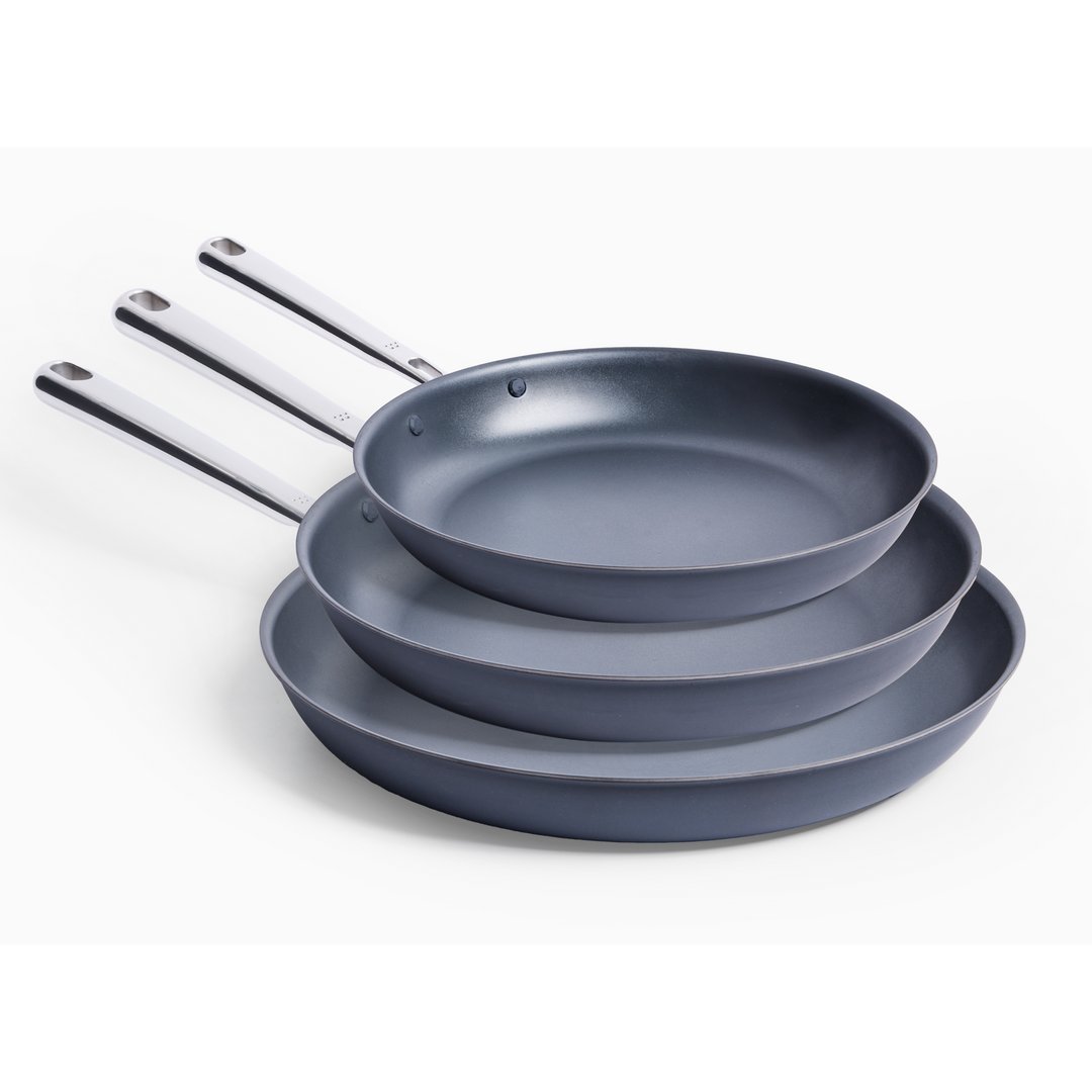 Nitrided carbon steel that won't rust or flake.
Non-stick thats actually non-toxic!
