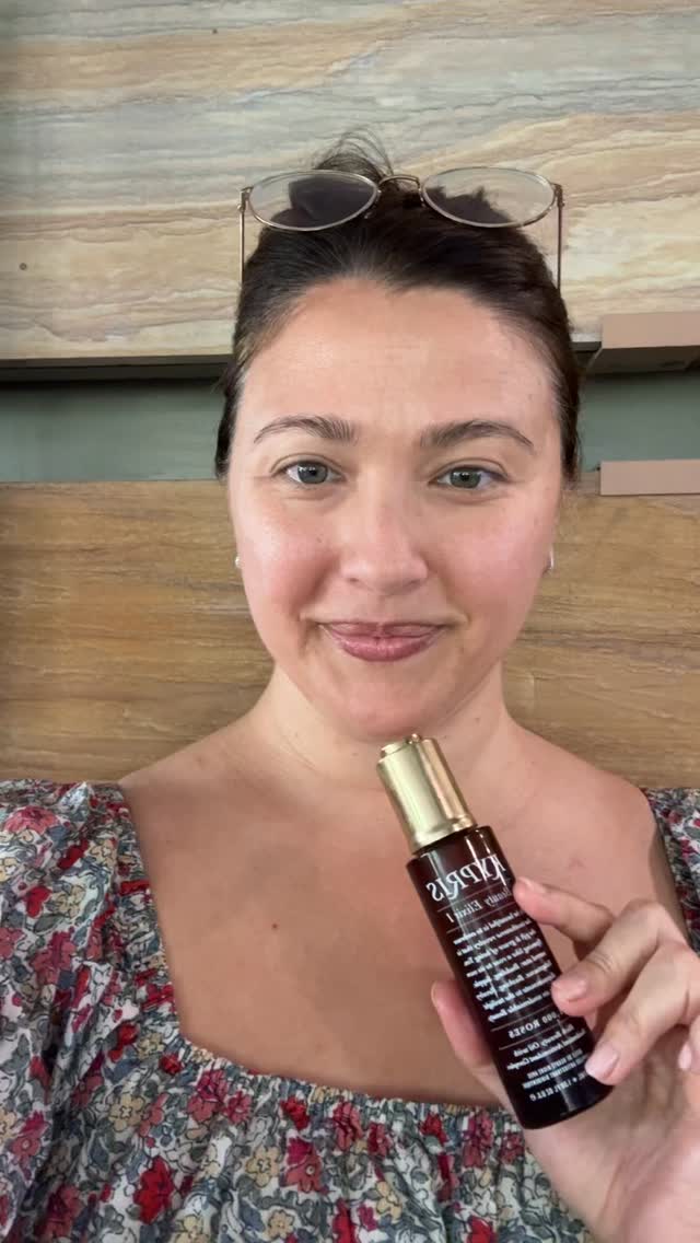 Why do we love Sunflower 🌻 in the @kyprisbeauty? Inquiring minds listen above. ✨

Dress @cleobella