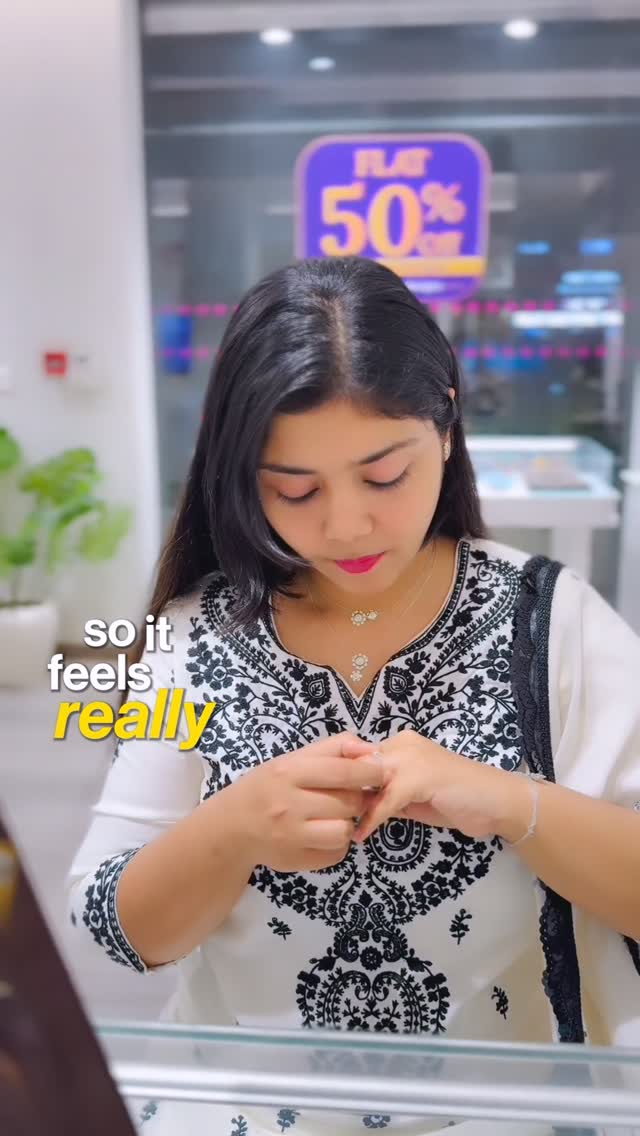 ₹5,000 for real diamond jewellery? ✨

Didn’t think I’d find it.
Didn’t think I’d wear it every day either.

Simple, elegant, lightweight, and effortlessly stylish — Shaya Diamonds by CaratLane is crafted with natural dia