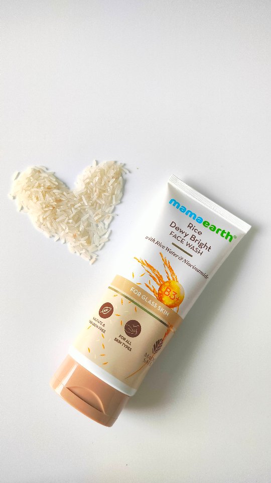 “India’s No.1 Rice Face Wash — Rice Water for 20x hydration, Niacinamide for even skin tone.”

@mamaearth.in 
20x Hydration | Niacinamide | Made Safe Certified

#Mamaearth #ricewater #facewash #koreanskin