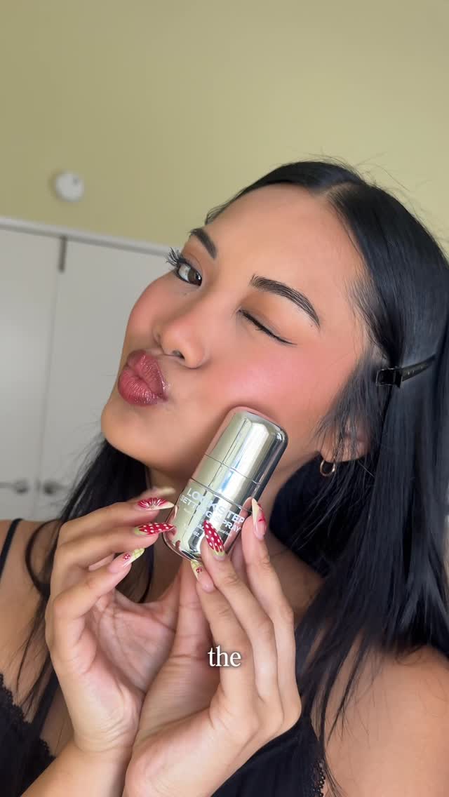 @sacheubeauty Lockstep Setting Spray just dropped and it also comes in the cutest mini form! Now available in store at @ultabeauty 💋 

 #SacheuPartner #Sacheu #makeup #settingspray