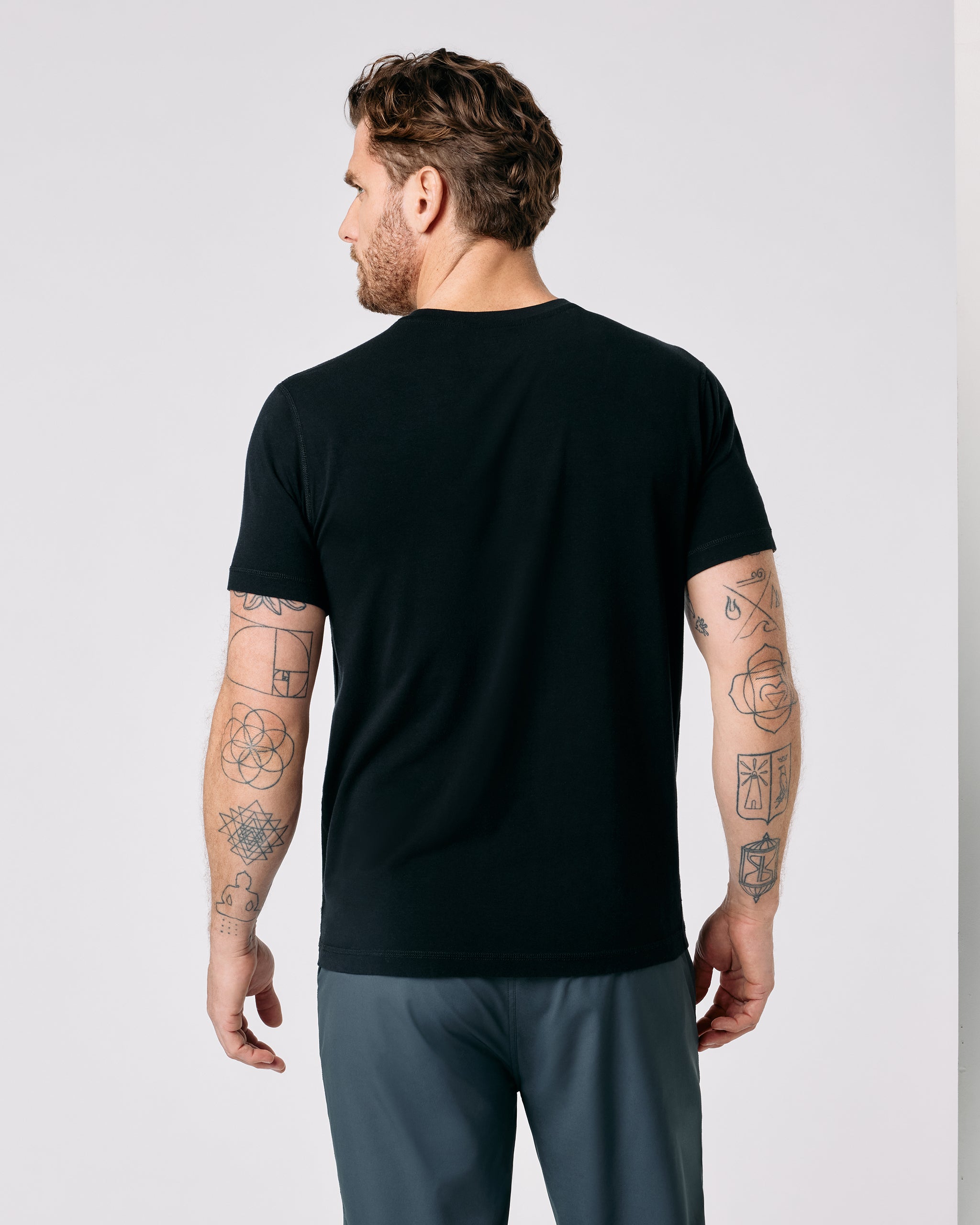 Gear up for movement. Vuori designs premium performance apparel that transitions seamlessly from workout to life.