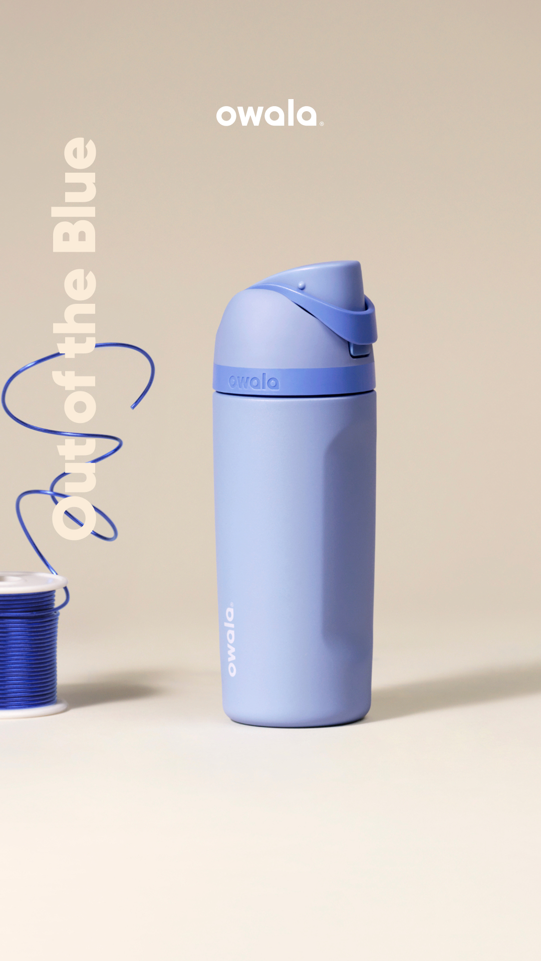 Without warning, this bottle is going to steal your heart. A monochrome marvel of serene blue hues, it’ll make you want to take it easy and stare into the infinite sky. Or at least, take a sip of some cool, clear water.