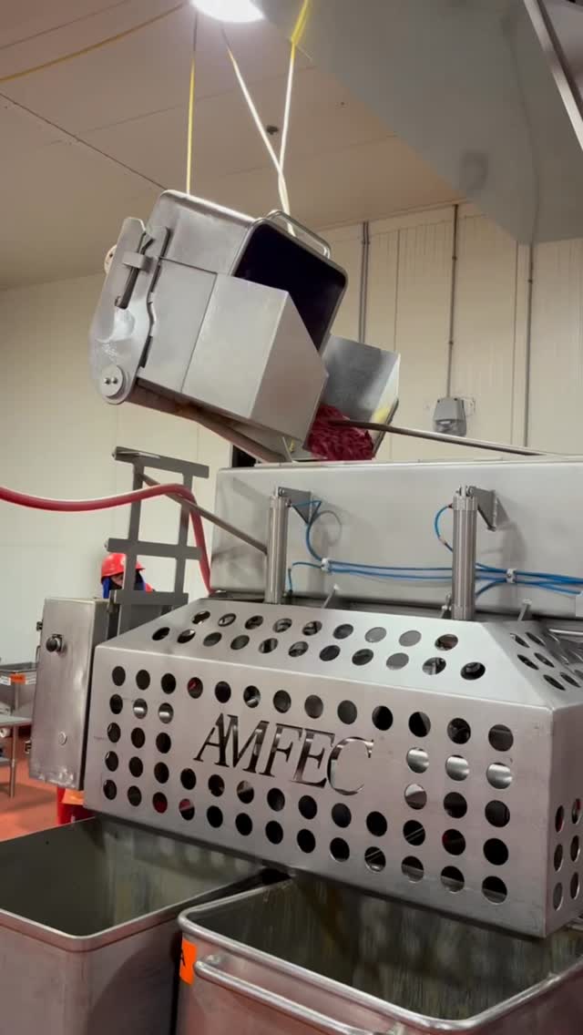 You deserve to know how your dog’s food is made‼️ We believe in being fully transparent with our customers, not only because it’s the right thing to do, but also because we are proud of our product. We feed your dog like
