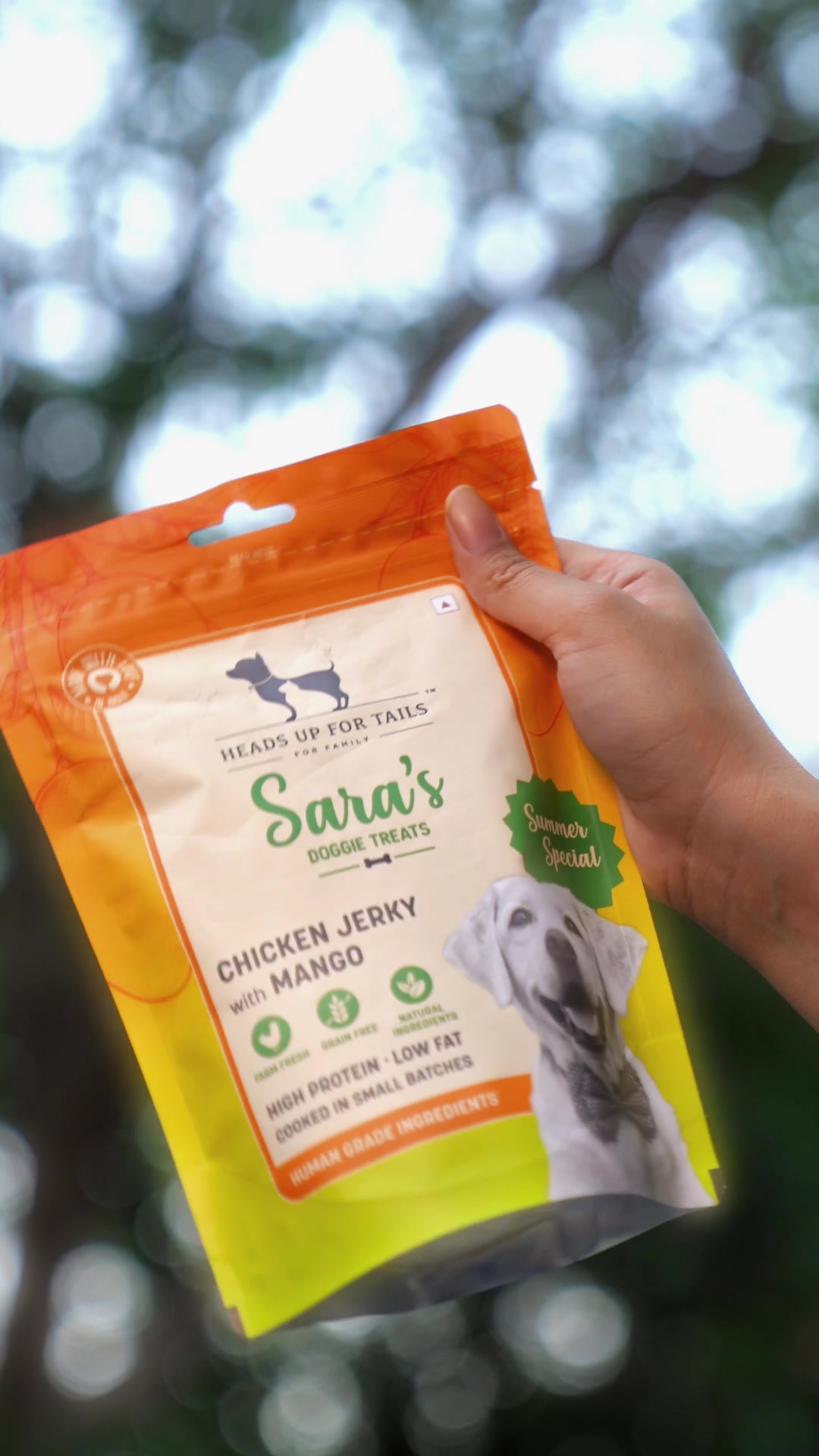 The king of fruits 🥭 meets your dog's FAVOURITE treats!

Our LIMITED EDITION summer special is BACK: Sara's Doggie Treats Chicken Jerky & Mango 🐶

🥭 100% Natural Ingredients
🥭 High protein, low fat
🥭 Dehydrated for maxim