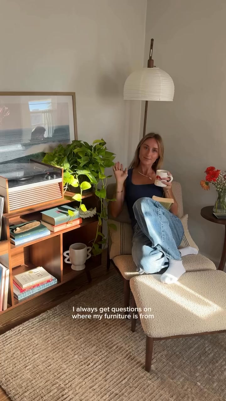 Furniture that grows with you. Modular by design, engineered for comfort, made with durable fabrics—and delivered in days, not months.