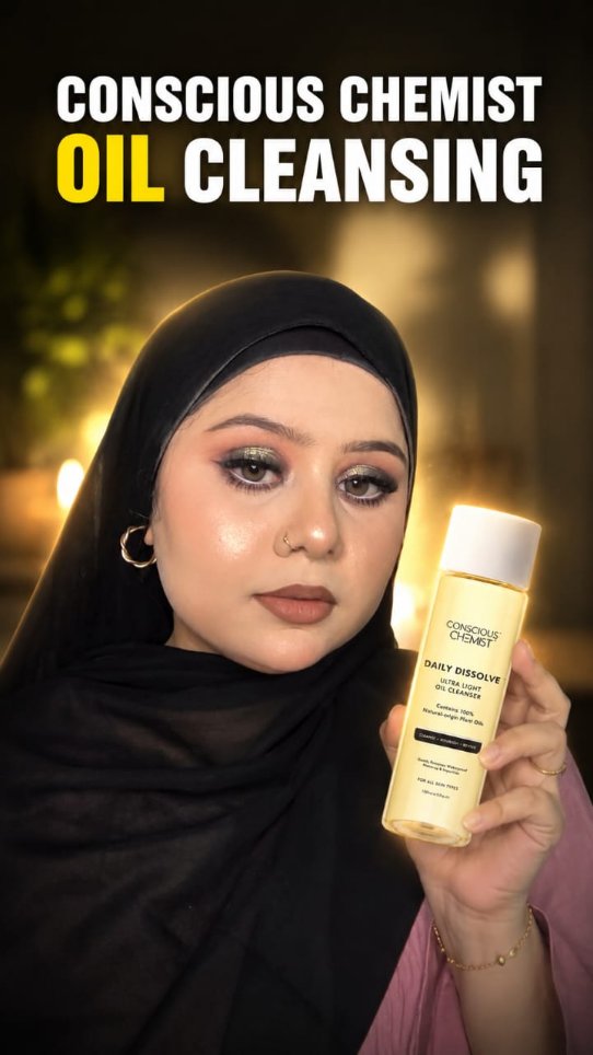 Waterproof makeup ho ya daily sunscreen, ab removal is super easy! ✨💛

I've been using the Conscious Chemist Cleansing Oil and it melts away makeup, dirt & sunscreen effortlessly without making my skin feel dry. Just mas