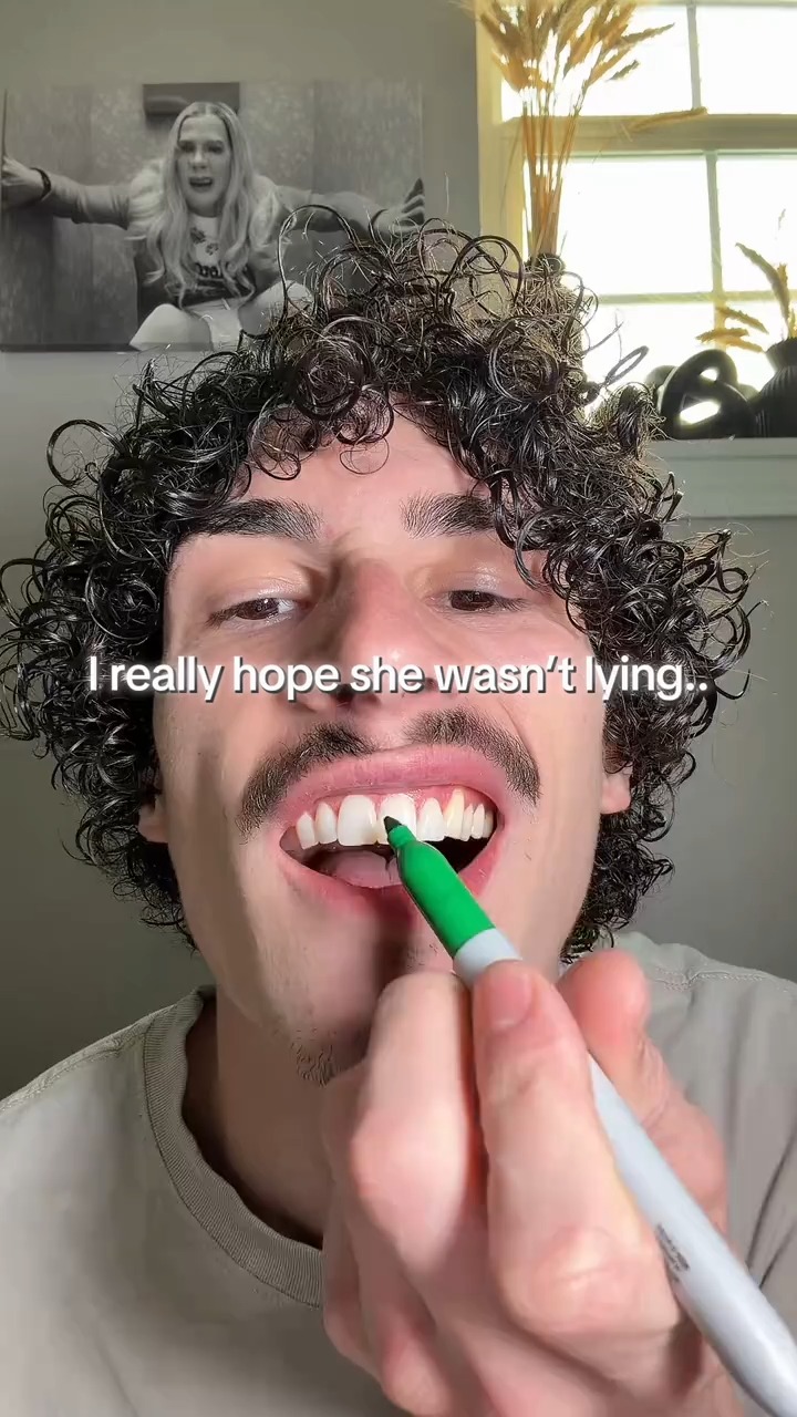 Your toothpaste isn't enough. Yellow tones don't just brush away. They build up over time, dulling your smile no matter how often you brush.

SNOW® Purple Powder changes that instantly. Mix it with any toothpaste. Rinse.