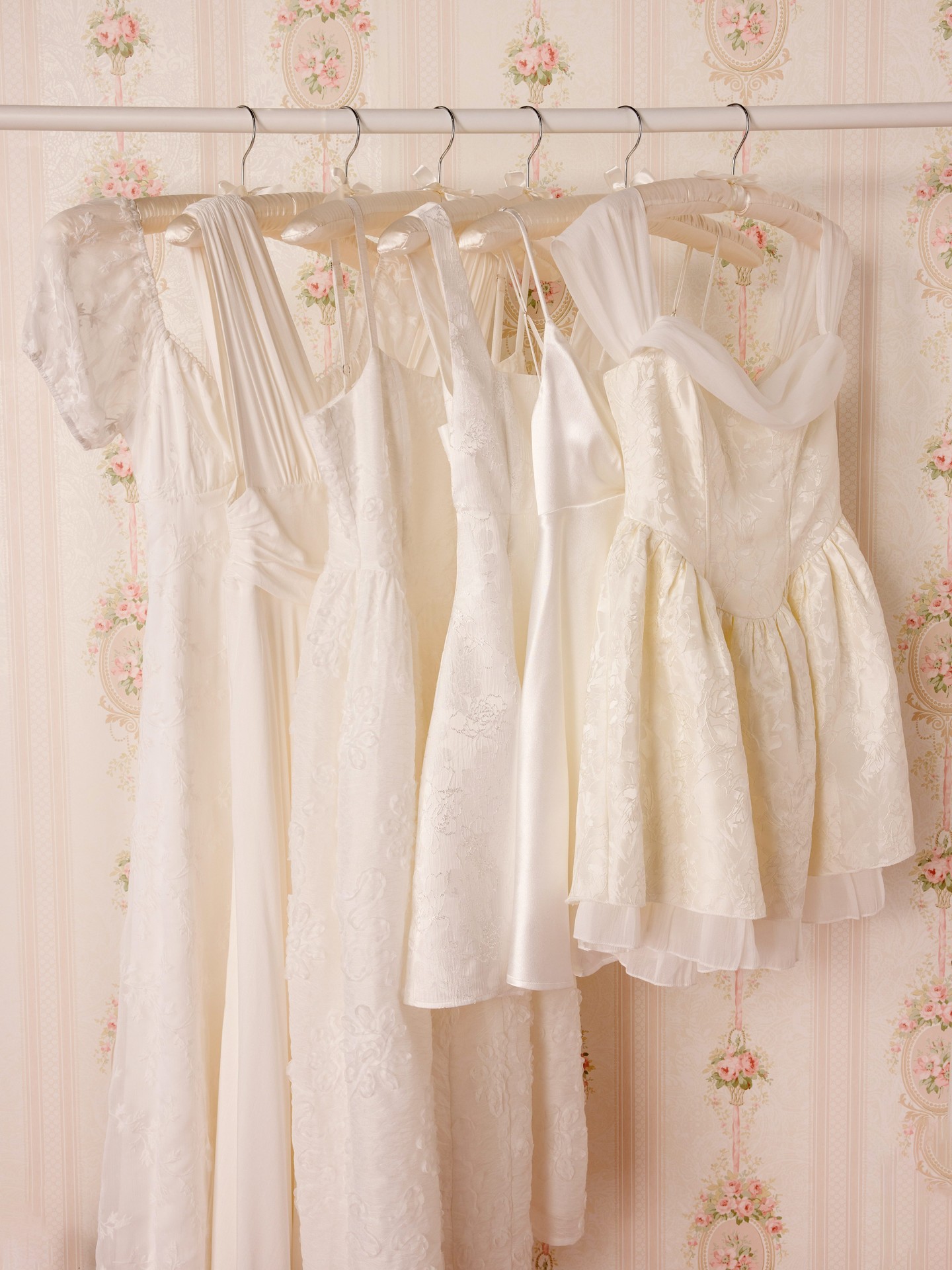 currently daydreaming about all the places to wear these little airy white dresses ☁️ tap the link in our bio to shop 🤍 #lovelulus