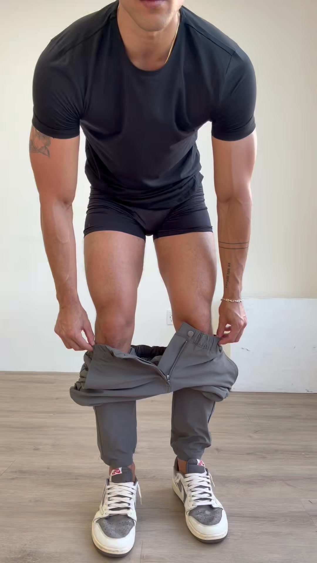Stop settling for stiff jeans or sloppy sweats. The AO Jogger 2.0 delivers a clean, put-together style upgrade with a modern straight-leg fit and breathable, stretchy comfort.