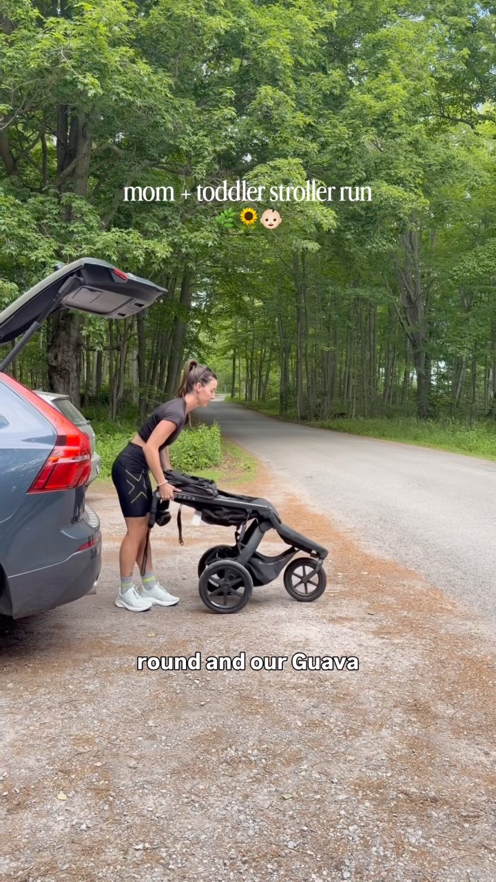 Nobody told me the front wheel lock would be the thing I didn’t know I needed. 🔒
Like I thought a stroller was a stroller. You push it, it goes.

But being able to switch between a swivel and a locked wheel right from th