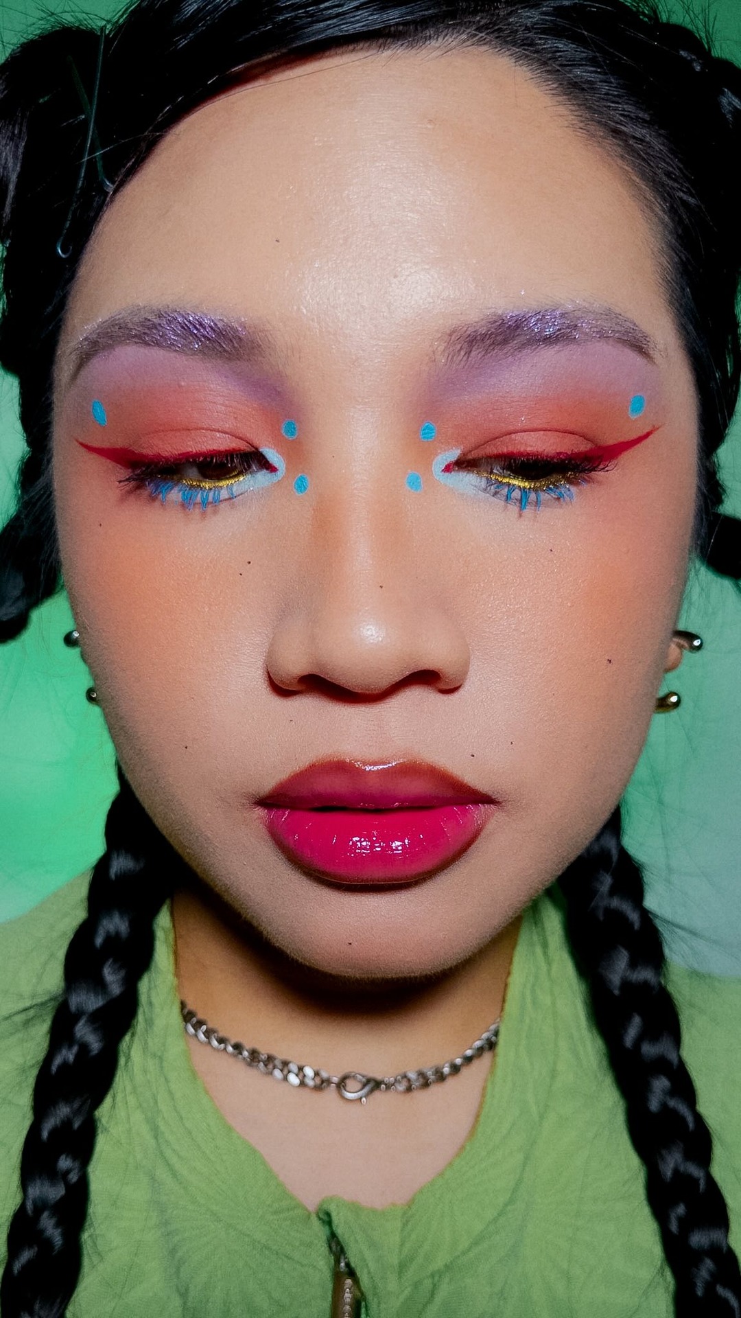 @aboutfacebeauty Matte Fluid Eye Paints in action 

— the one product in my kit that I ALWAYS reach for, and you can totally tell from my page how much I love these! So versatile and the pigment is insane. Oh, and once i