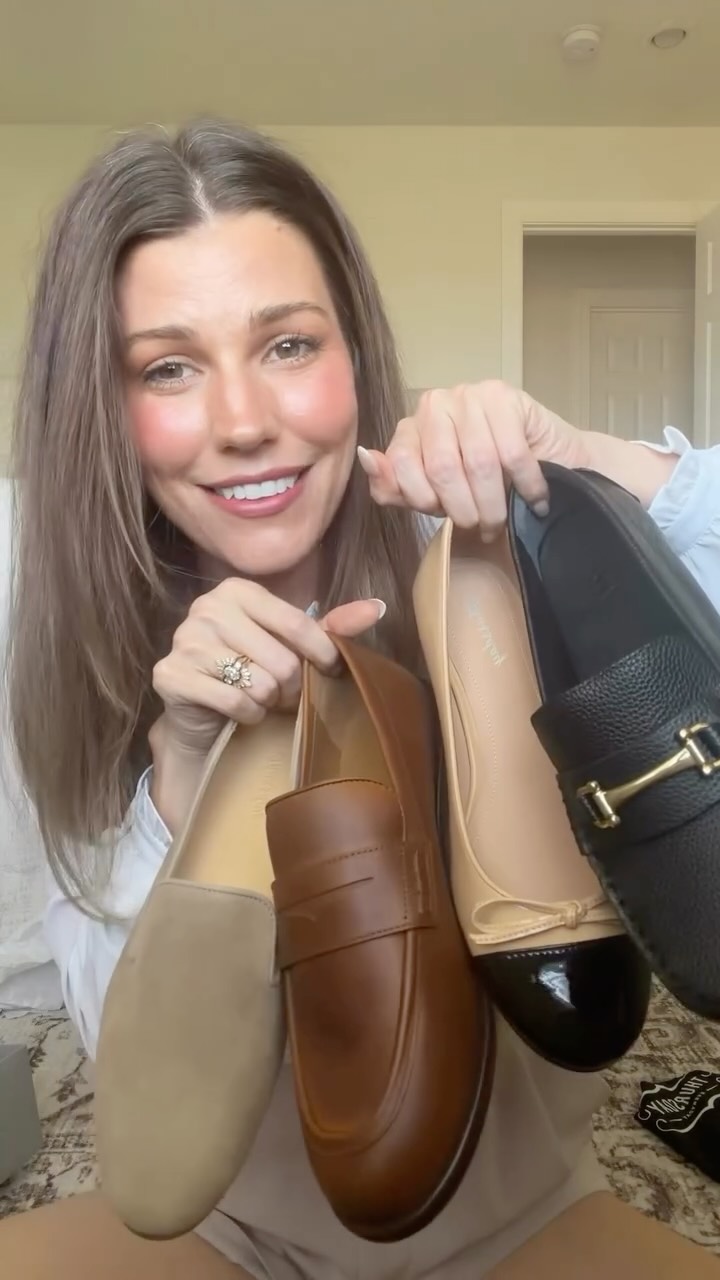 Spring Capsule Shoe Collection
@thursdays @thursdayboots 

My spring capsule shoe collection is all about versatile, elevated staples that make every outfit feel instantly more polished. The black and gold Driving Loafer