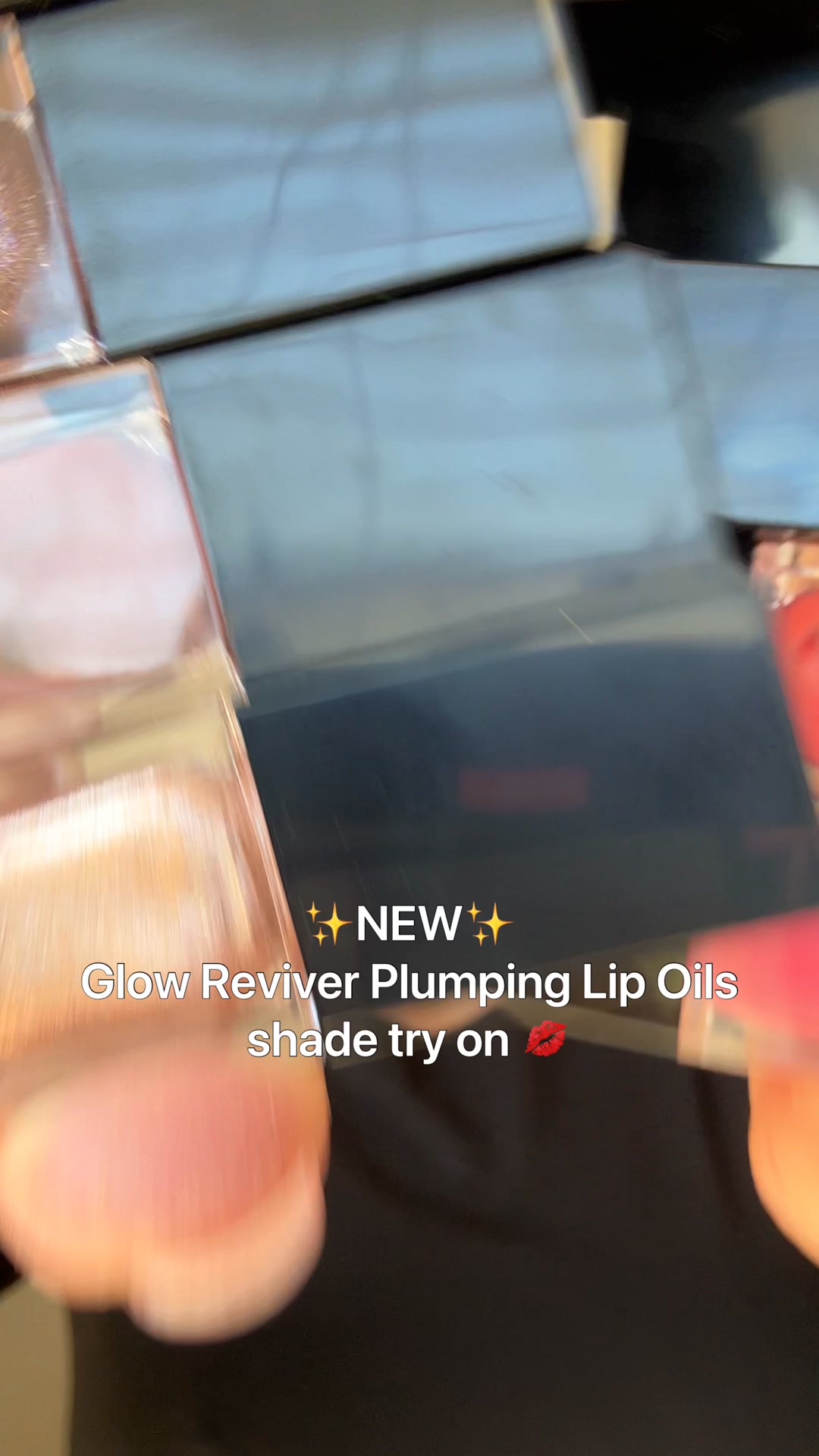 plump up your pout with 🆕 Glow Reviver Plumping Lip Oils 💗