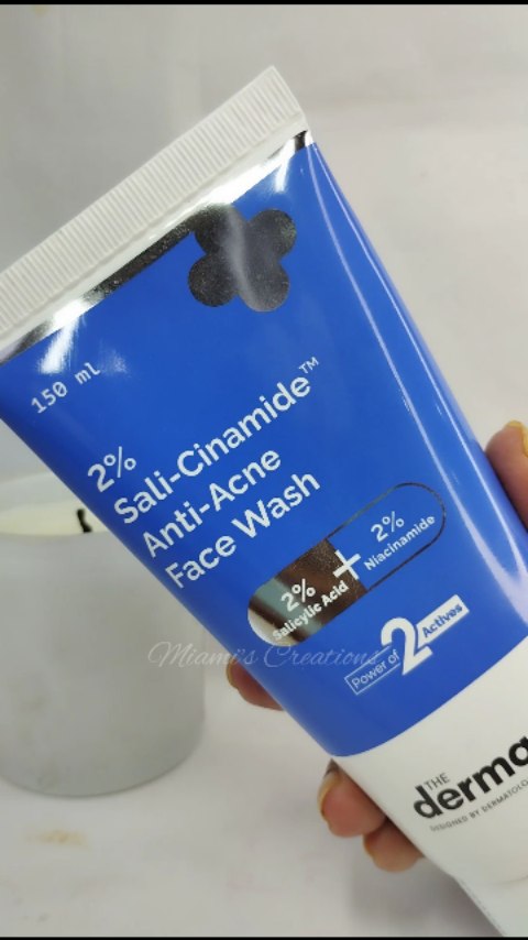 Here‼️read here if you're non-bengali🙂
 Why The Derma Co. 2% salicylic acid face wash is better than traditional face packs: it works in 10 seconds!

 It has Salicylic Acid and Niacidamide that control breakouts, remove 