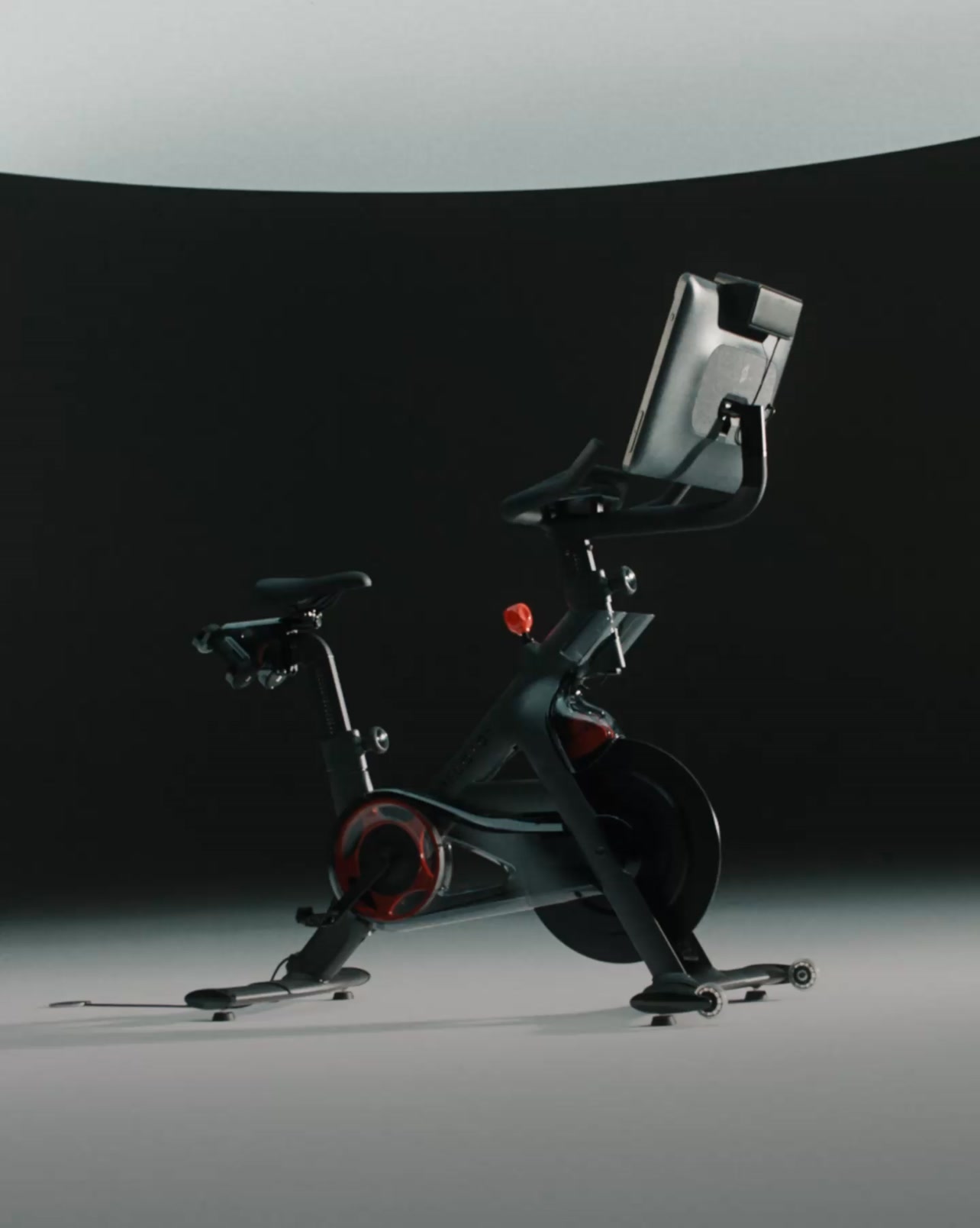 Peloton IQ gives real-time form feedback that takes you from good form to your personal best.