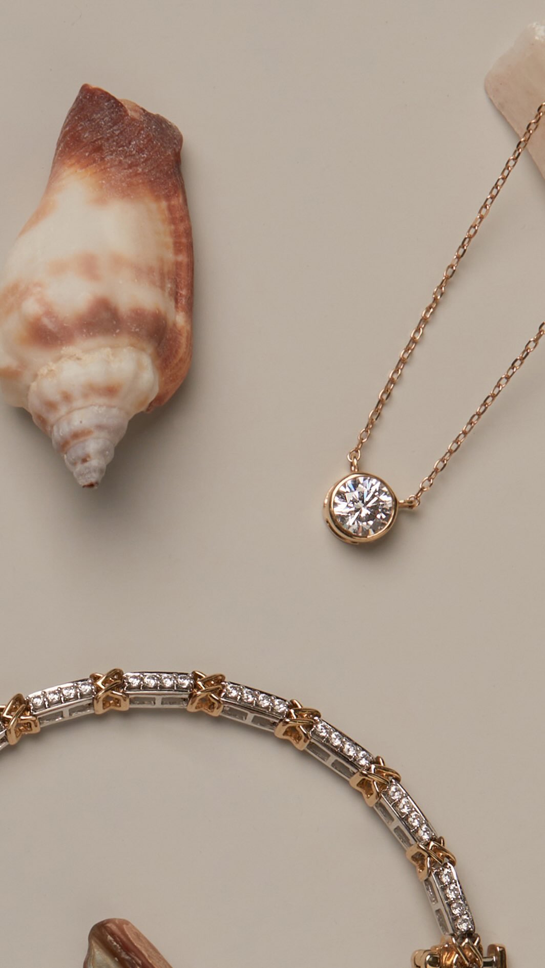 We love getting the inside scoop—so we asked Tia, our Brand Manager, for her top Aurate picks. What’s your winner?