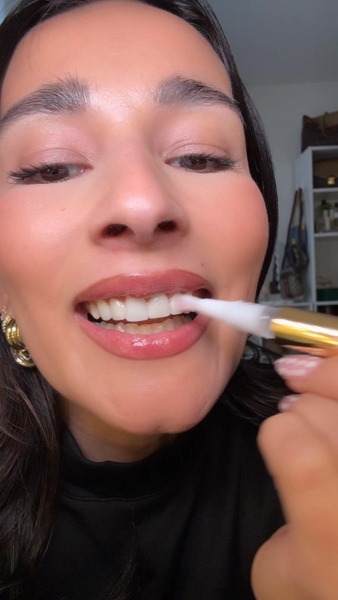 Coffee. Wine. Time. They all take a toll on your teeth. Most whitening solutions are messy, slow, or too harsh to use consistently. 

SNOW® Extra Strength Whitening Pen fits in your pocket and works wherever you are: aft