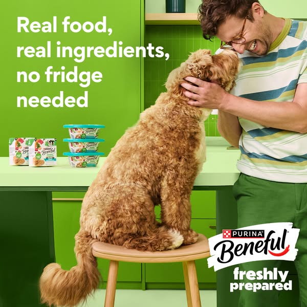 Great dog-loved taste made with real meat and veggies you can see. 🥩🫛🥕