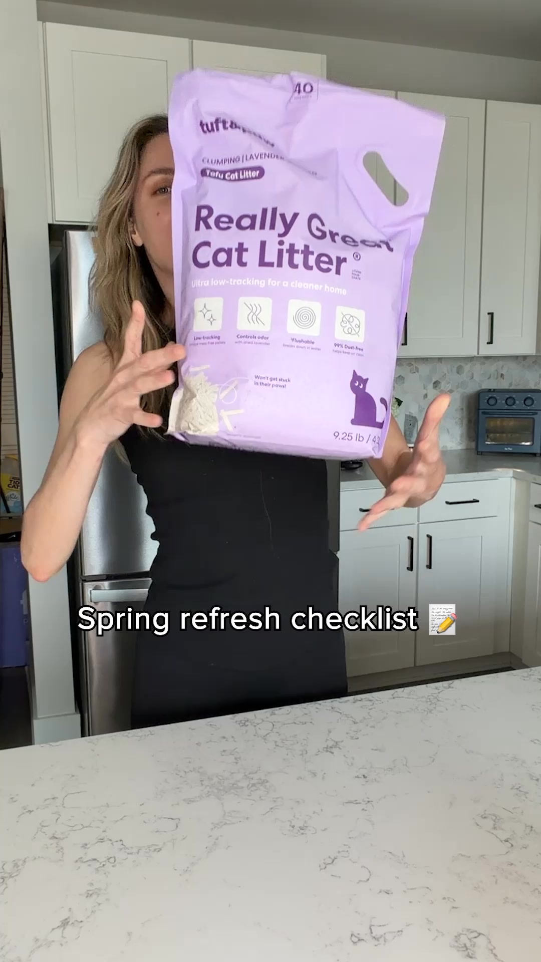 The litter that fixes everything annoying about litter:

✔ Stays in the box, not on your floors.
✔ 99% dust-free for cleaner air.
✔ Flushable for stink-free disposal.
✔ Clumps like a dream.

Your cat's bathroom deserves 