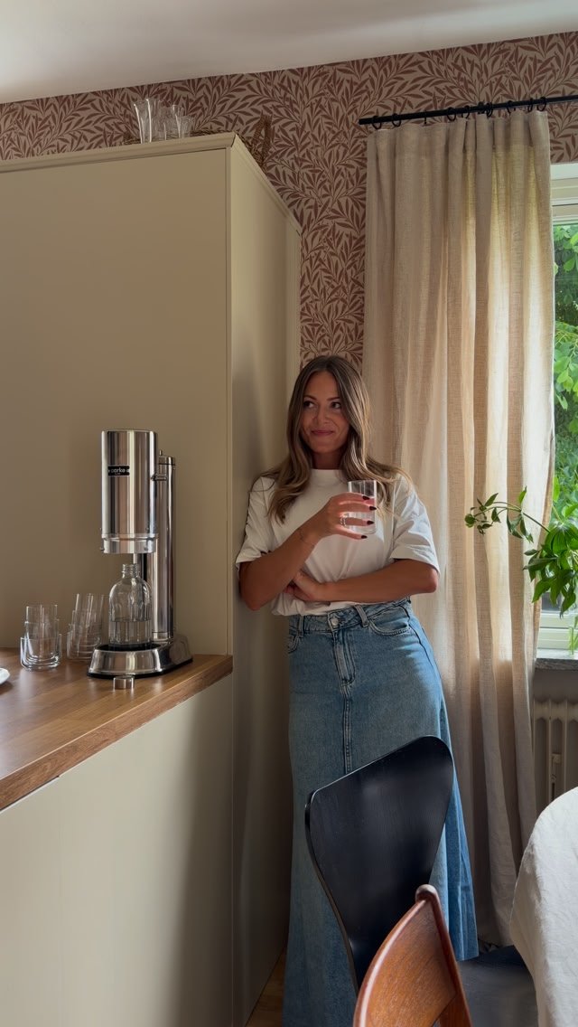 Reklam för @aarke ~ älskar bubbelvatten och snygg design! Inte förvånande att aarkes Carbonator Pro i rostfritt stål med glasflaska har blivit en favorit i mitt kök. Enkel att använda, snygg att ha framme och perfekt för