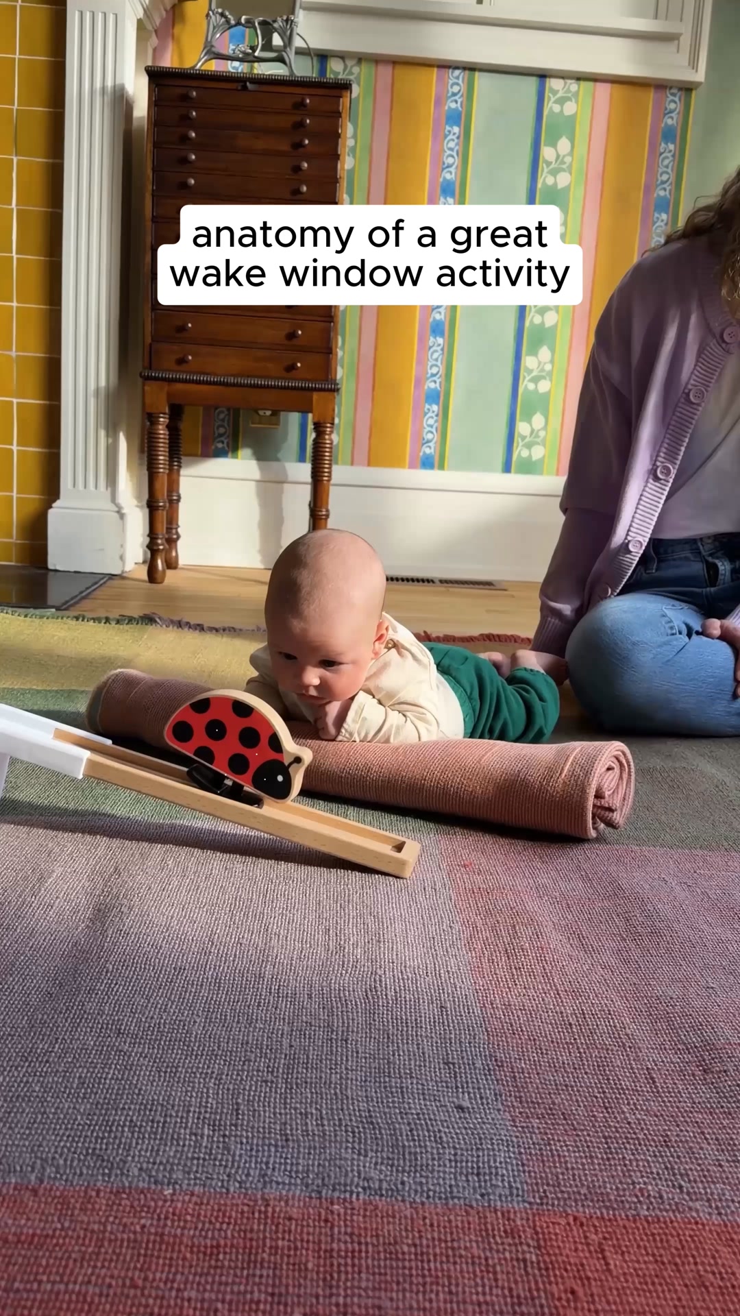 Not sure how to keep your baby engaged during wake windows? The Look at Me Lady supports focus, tracking, and meaningful play—right from day one. 🐞