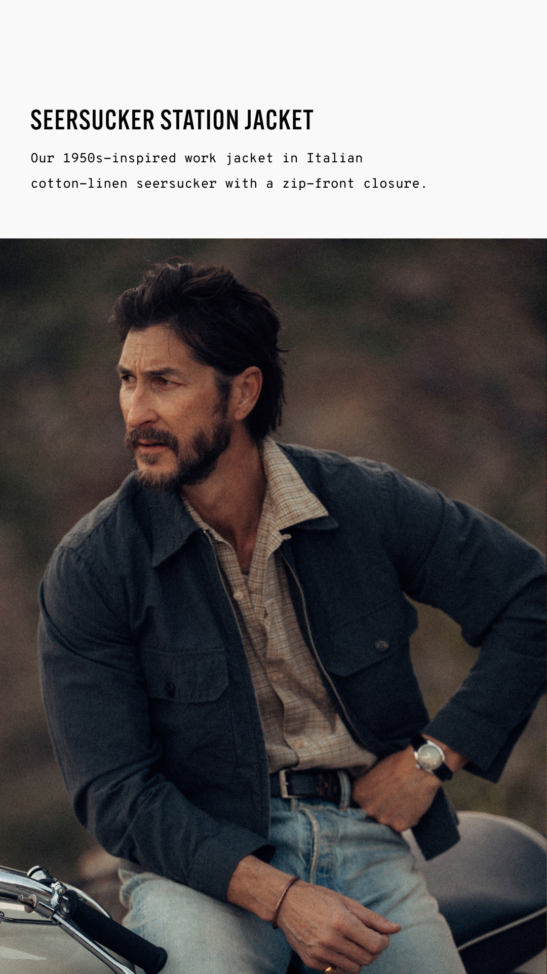 Our 1950s-inspired work jacket in Italian cotton-linen seersucker with a zip-front closure.