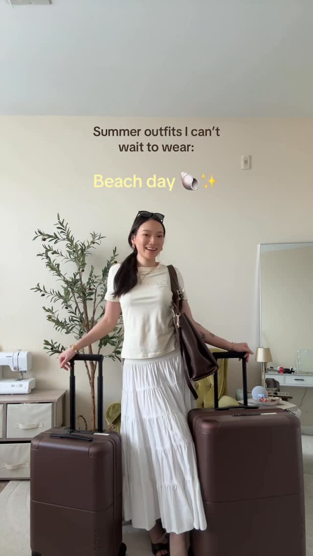 It’s gonna be a thrifted and DIY summer 😛 

Beautiful suitcases from @july

 #fashion #summer #styleinspo #fashioninspo #outfitideas