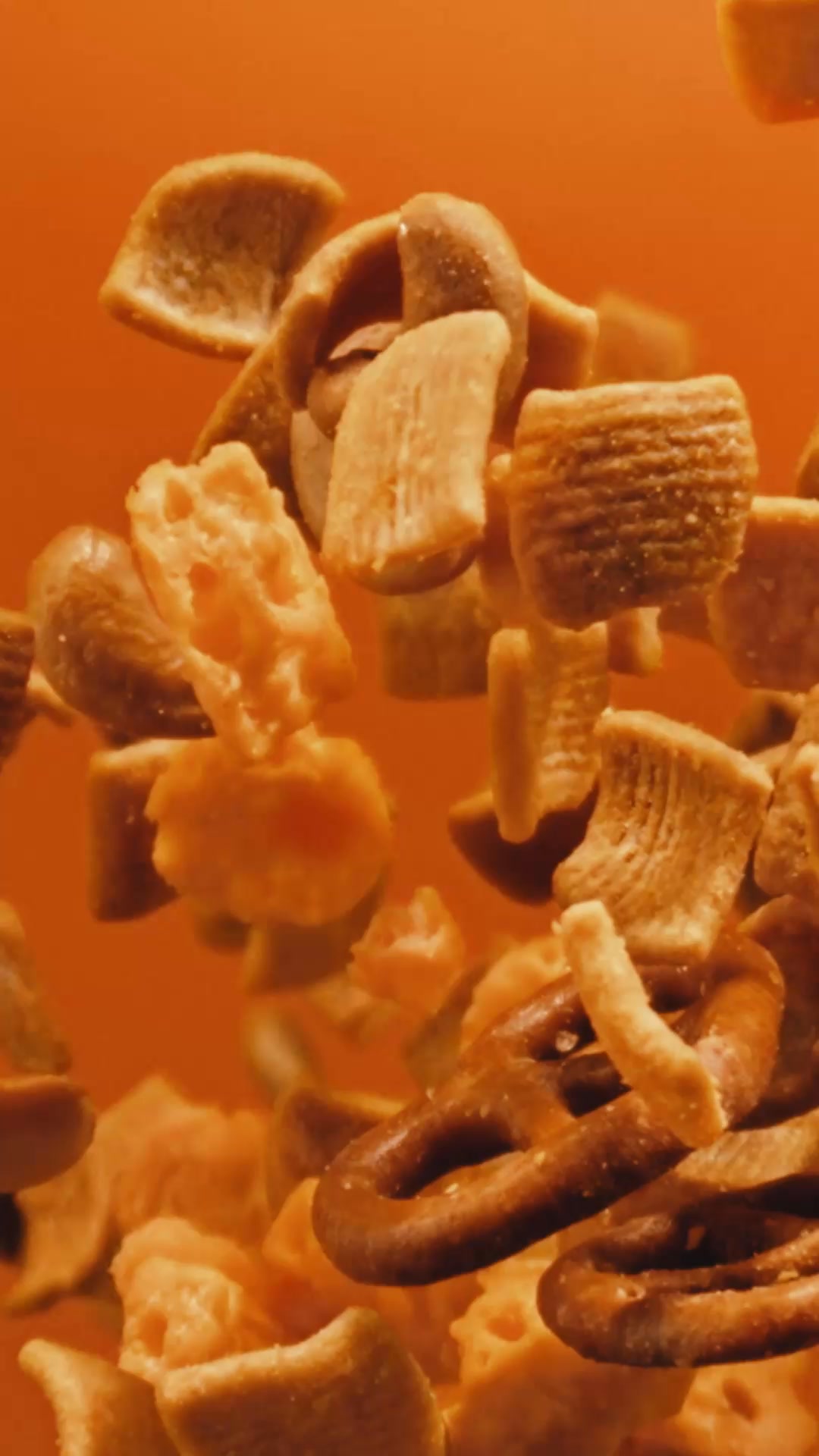 Catalina Crunch Snack Mix helps you shine with protein, fiber, and flavor!