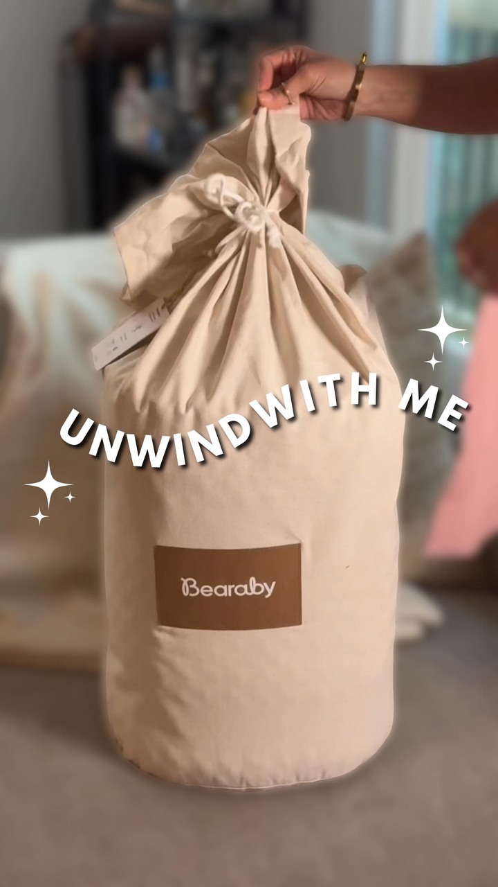 I just got the coziest blanket and I cannot get over it 😍

@mybearaby sent me their tree napper weighted blanket and it has become a key part of my unwinding routine ✨ 

Did you know that weighted blankets help you promo