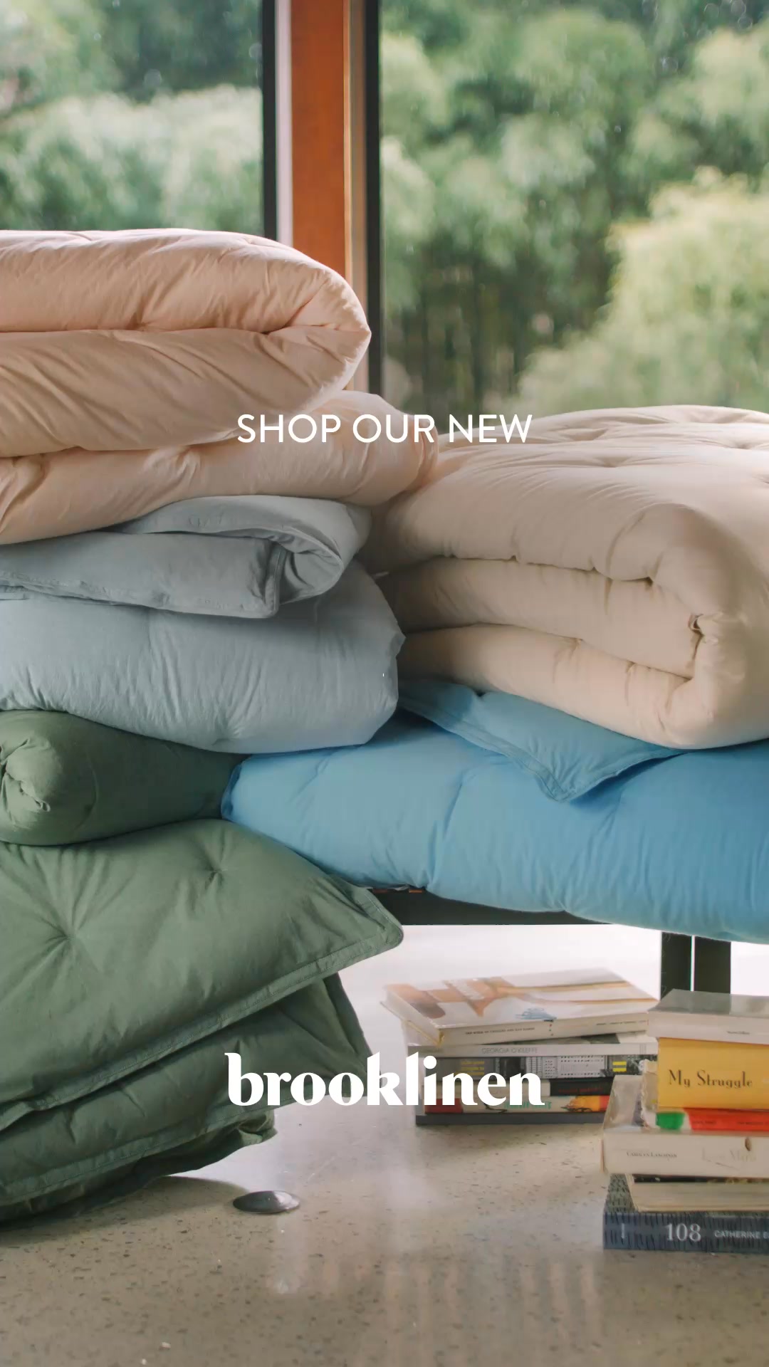 Meet our first ever one fluff and done comforter in Washed Classic. It’s the best part of our cool, relaxed Washed Classic sheets, but in comforter form. Plus it’s machine washable.