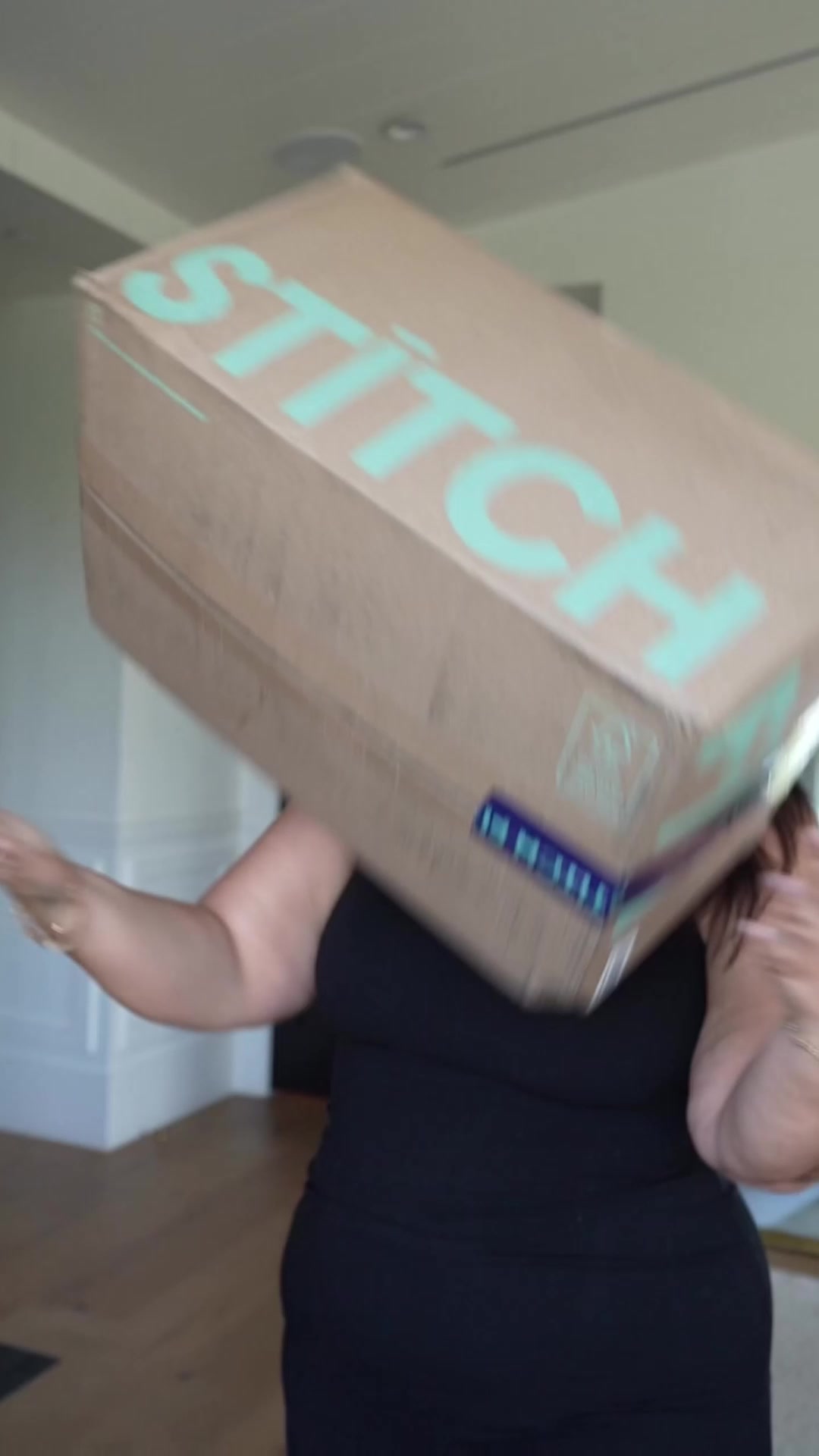 We may be reliving some 90s trauma when it comes to unrealistic body standards, but we WILL NOT relive our struggle to find cute plus size friendly clothes. @Stitch Fix to the rescue! Finding clothes should not be a trig