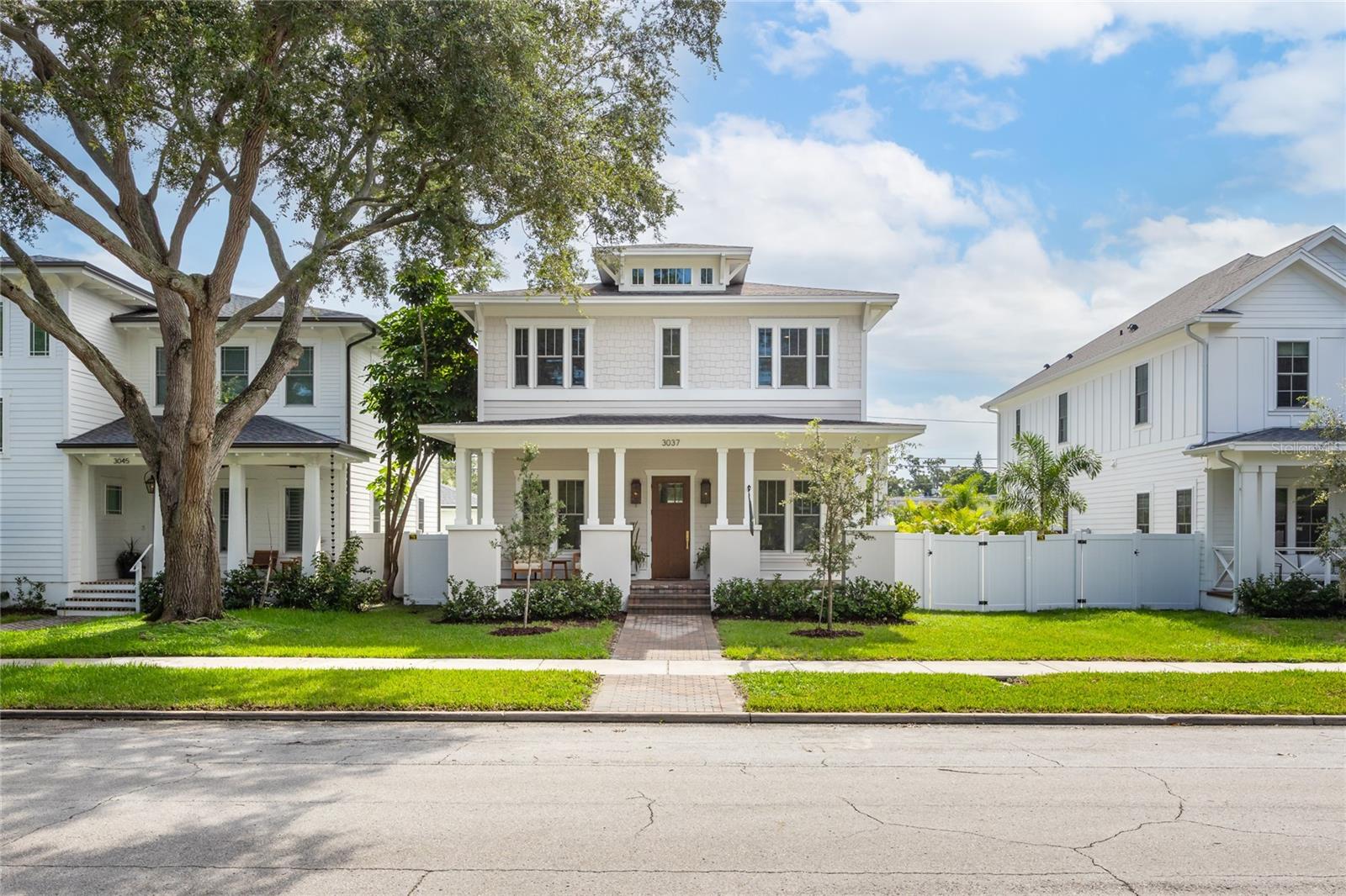 {{home_listing.city}}, {{home_listing.region}}📍