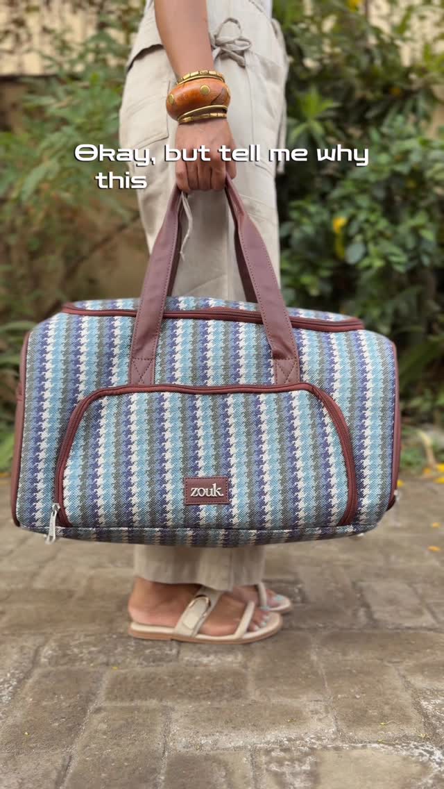Always organised and not bulky with Zouk. 

Grab yours this on @zoukonline 

[Zouk, Hangbag, A Bagful Of You, Handcrafted]

#zoukabagfulofyou #crueltyfree #vegan #zouk #zoukbags