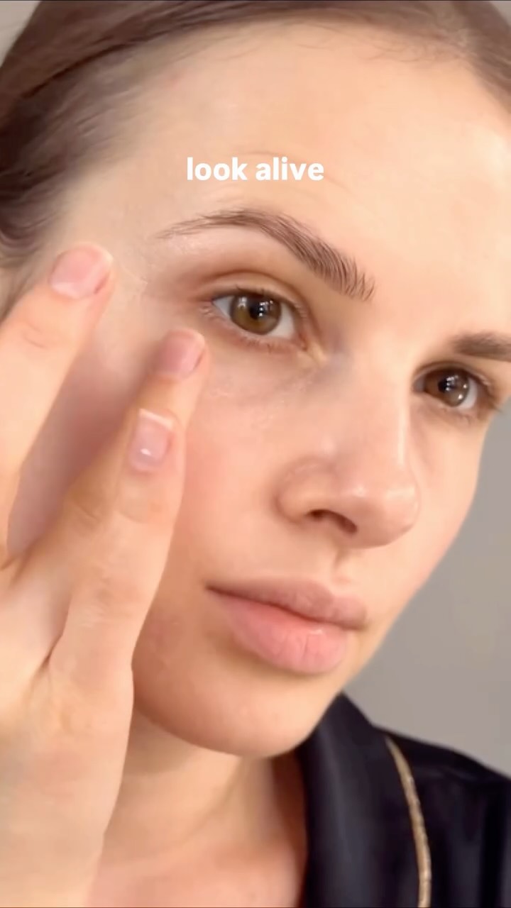 gifted by Dermalogica 

Running on no sleep again… but this eye cream saves me every time.
Instant “look alive” mode

@dermalogica 

Available at Sephora

#skincare
#eyecream
#dermalogica
#phytonature
#phytonatureeyecrea