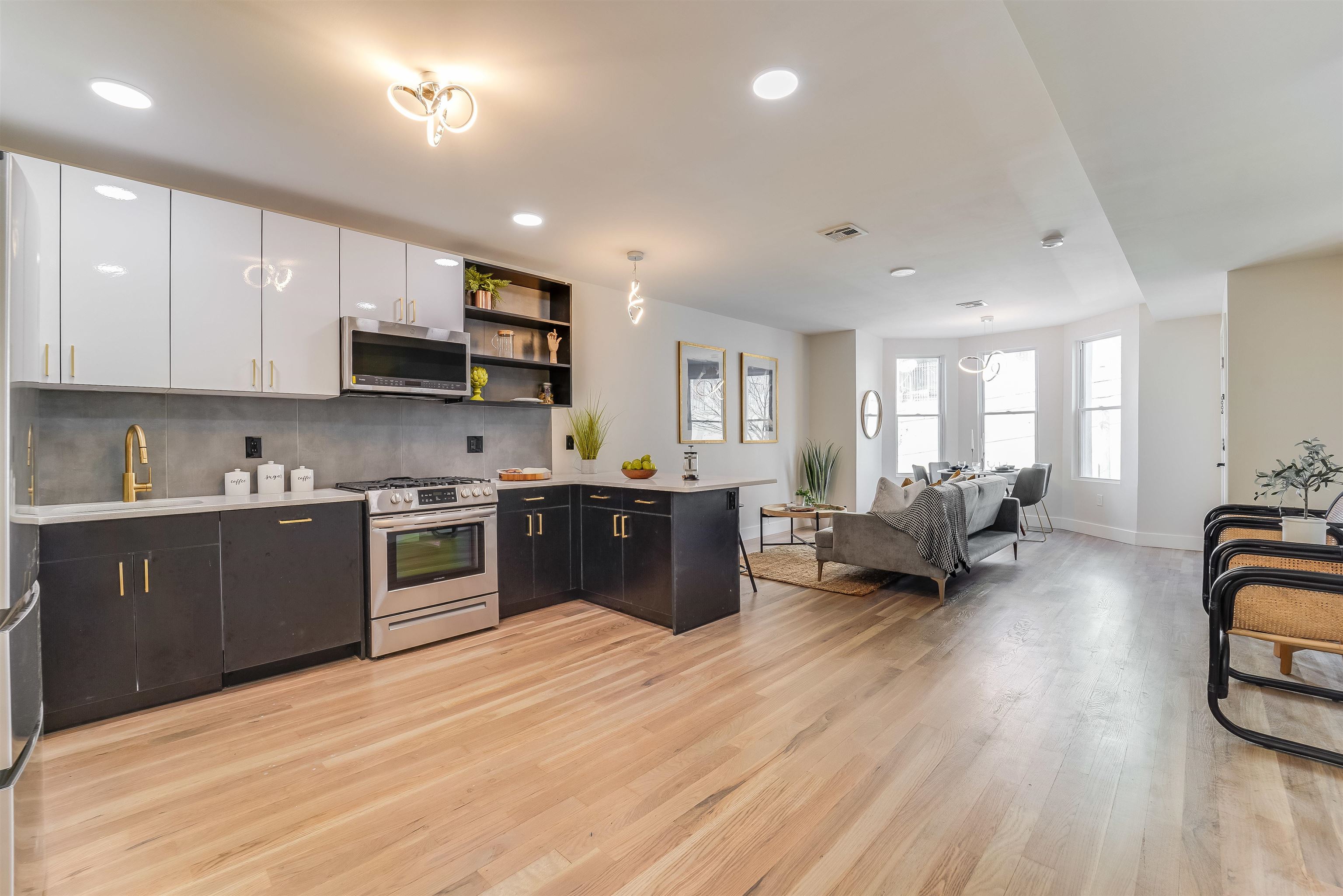 {{home_listing.city}}, {{home_listing.region}} 📍