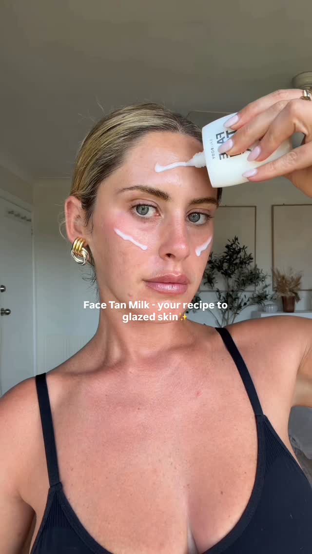 Want radiant glass skin? Well you’re in luck 😍🥛⁠
Our NEW Face Tan Milk is your daily dose of glow formulated with 93% skincare✨⁠
⁠
#balibody #selftan #facetan⁠