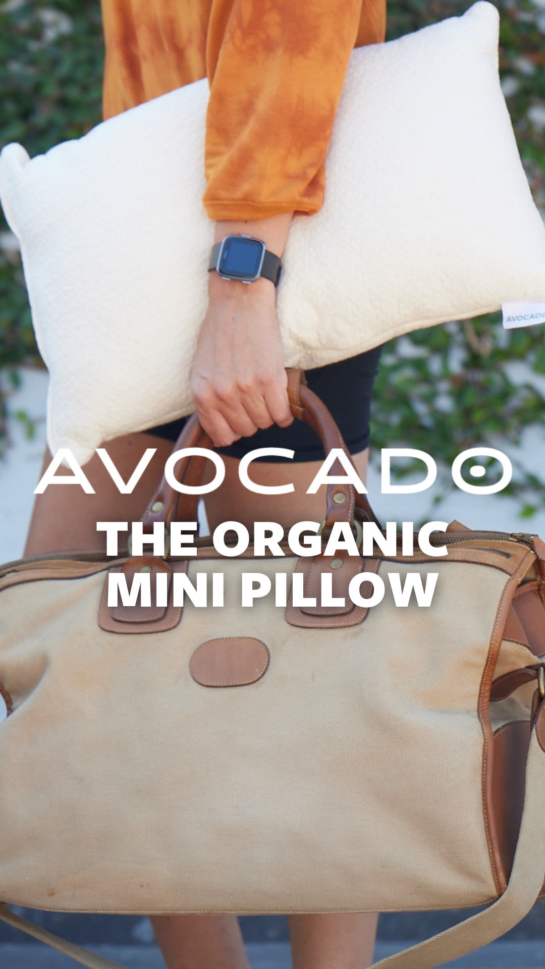 Calling all commuters, adventurers, and jet-setters! The Organic Mini Pillow ensures comfort on every journey.