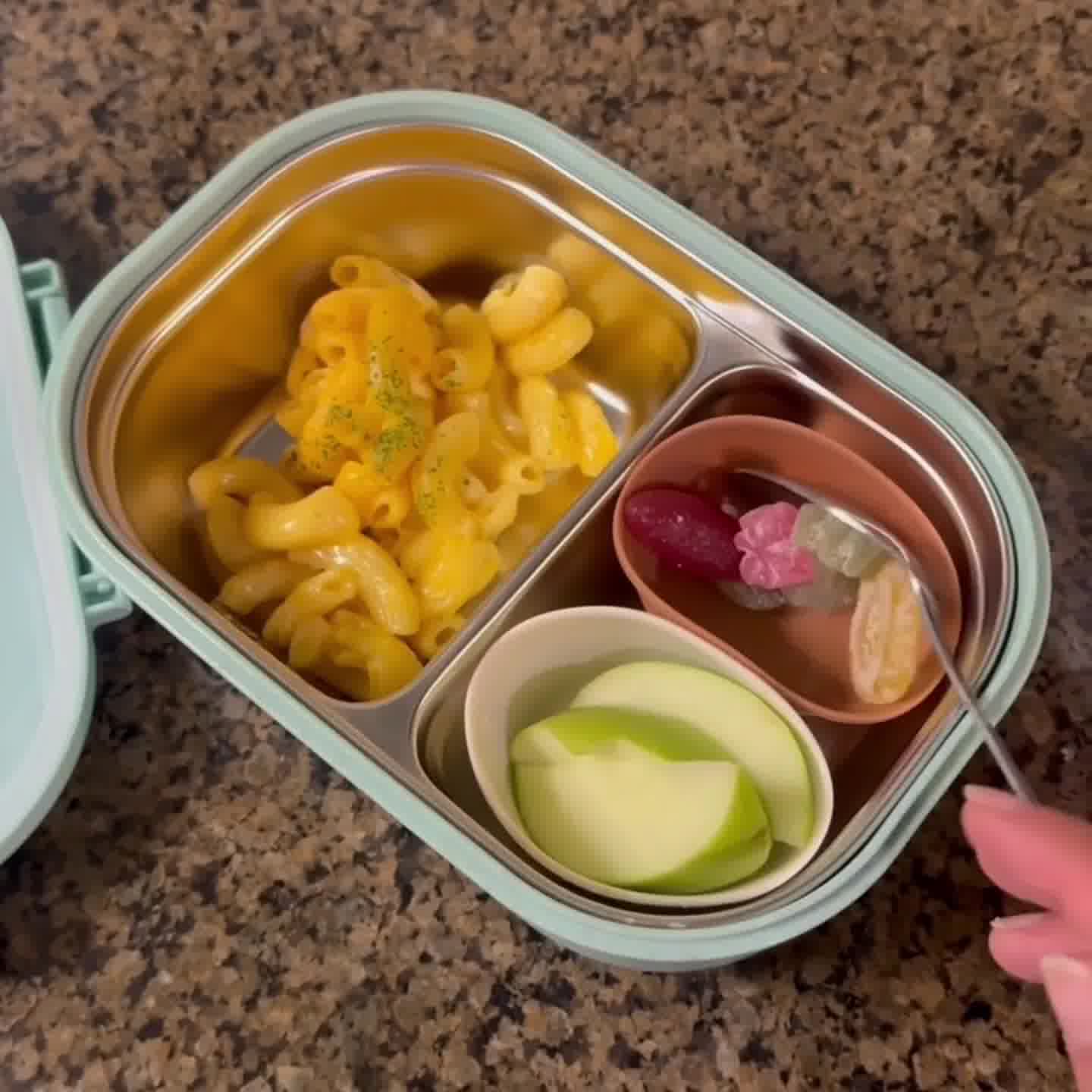 Candy they'll love, ingredients you can feel good about ✅

Only 3g sugar per bag, no synthetic dyes or artificial sweeteners 💖 🍭 Lunchbox friendly!