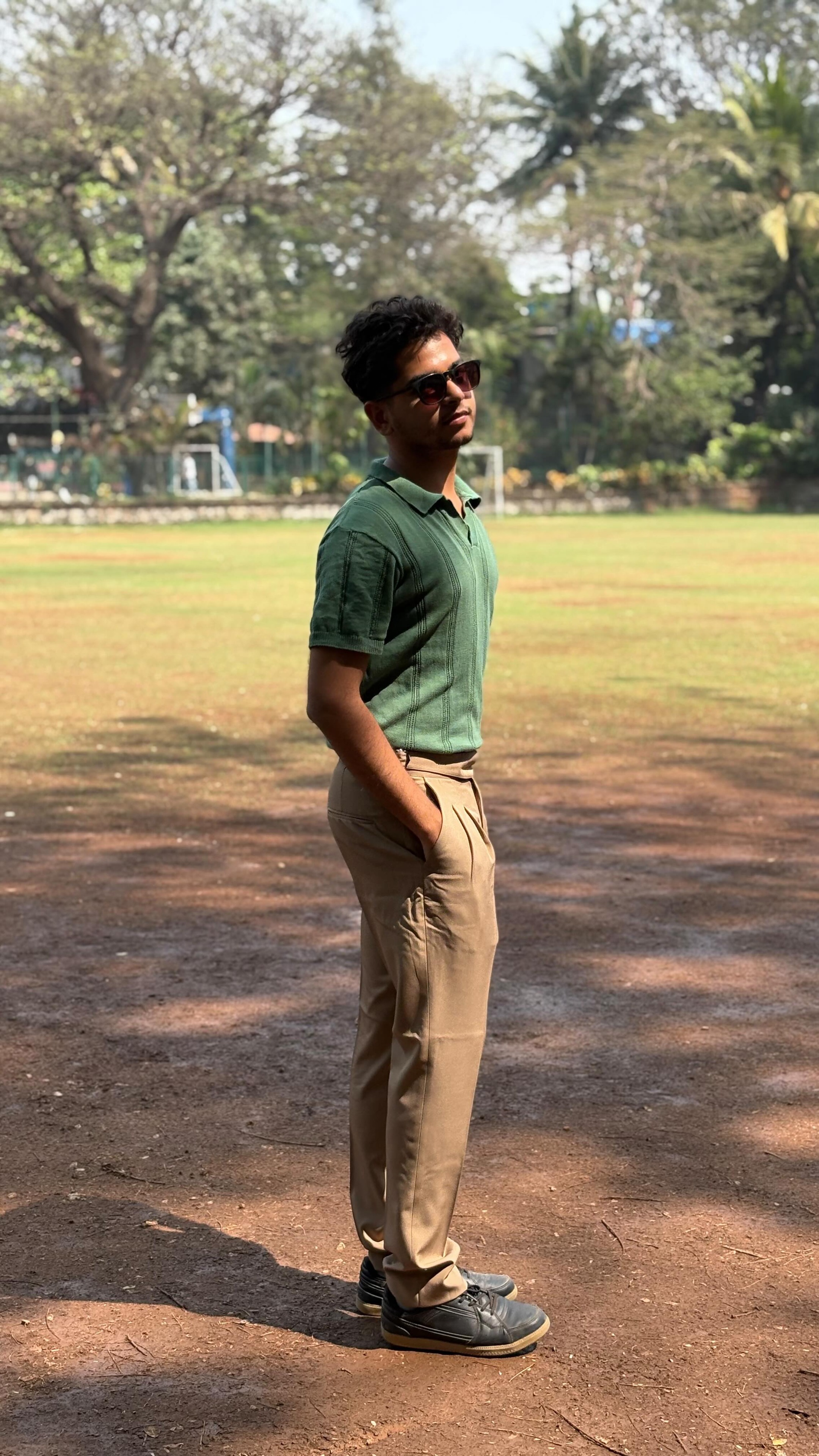 Snitch trousers = sharp fit + smooth
fabric + all-day comfort.
Meetings ho ya daily hustle - look stays
refined.
Comfort that works as hard as you do.
#SnitchBestSeller #SnitchSquad
#MensStyle #OfficeWear
#SmartDressing
