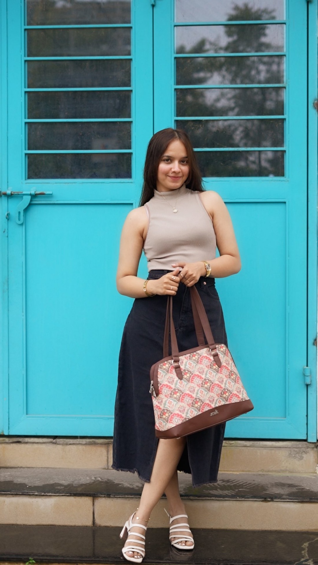 From 9-to-5 hustle to after-hours plans — the Carry All Work Bag is built to keep up with every part of my day. 💼✨ Spacious, stylish & 100% vegan — it’s my go-to for work and beyond.
Ready to carry it all? Shop yours now