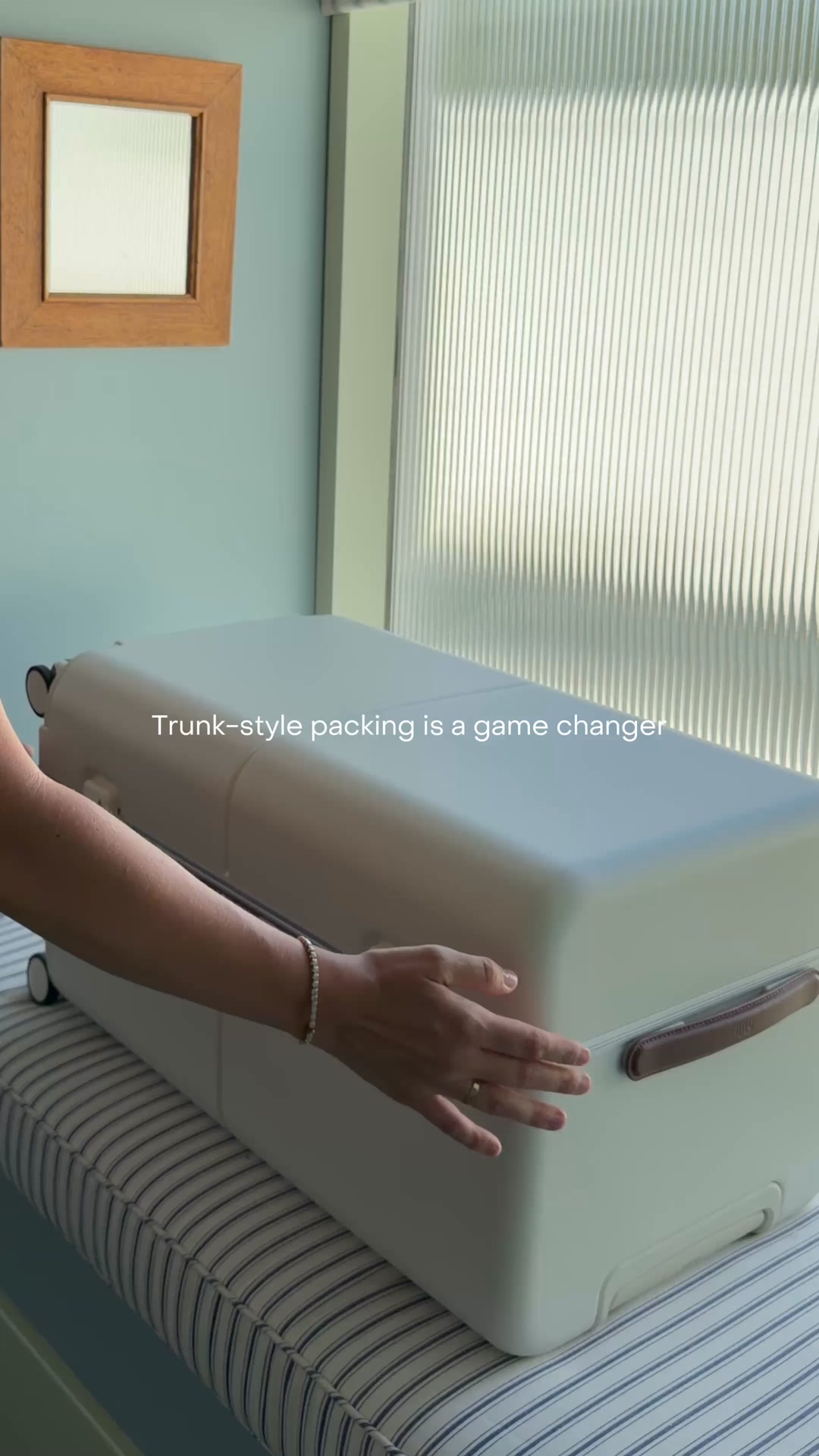 The trunk design creates deeper packing space. Fit shoes, jackets, bulky items that don't work in traditional cases. 

Pack deeper. Pack more.