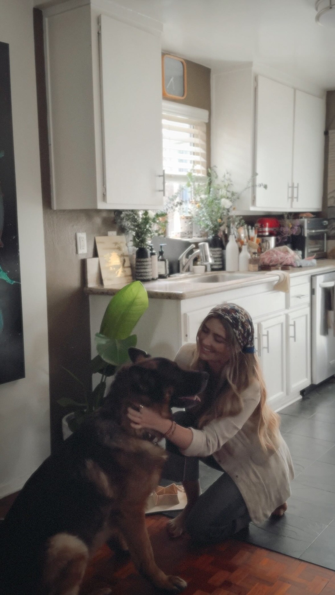 Sometimes it’s not a big change…
it’s just the right one.

I didn’t expect a bowl of food to shift his energy like this, but here we are.
More excitement. More focus. Just… better.

We tried @maxbone freeze-dried raw: re
